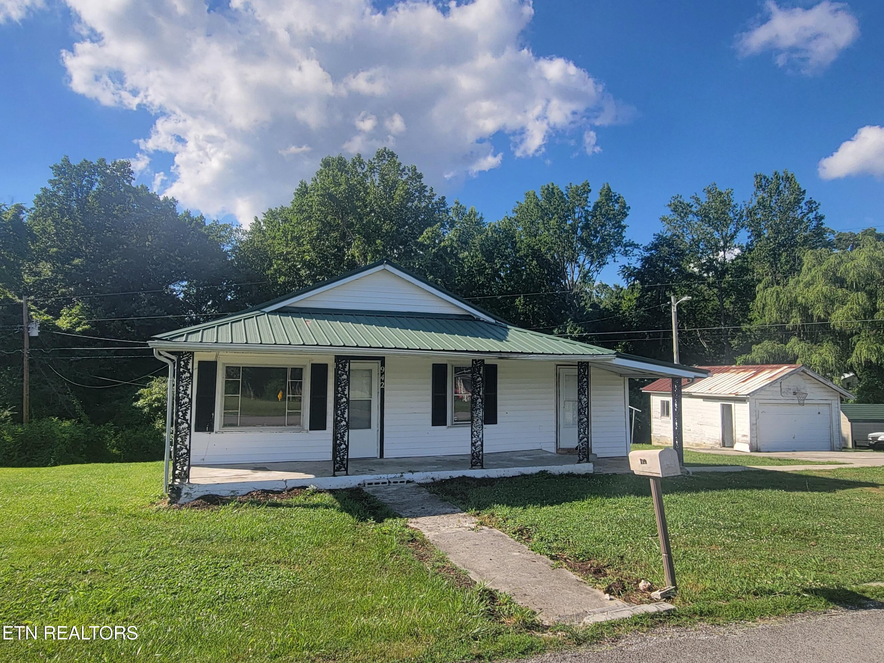 942 Mount View Road Robbins TN 37852