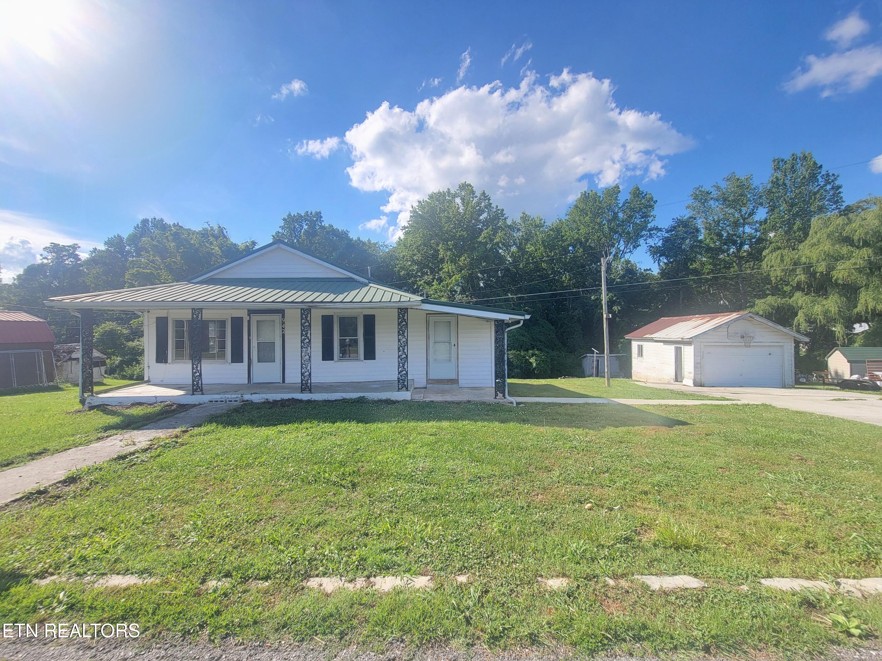 942 Mount View Road Robbins TN 37852