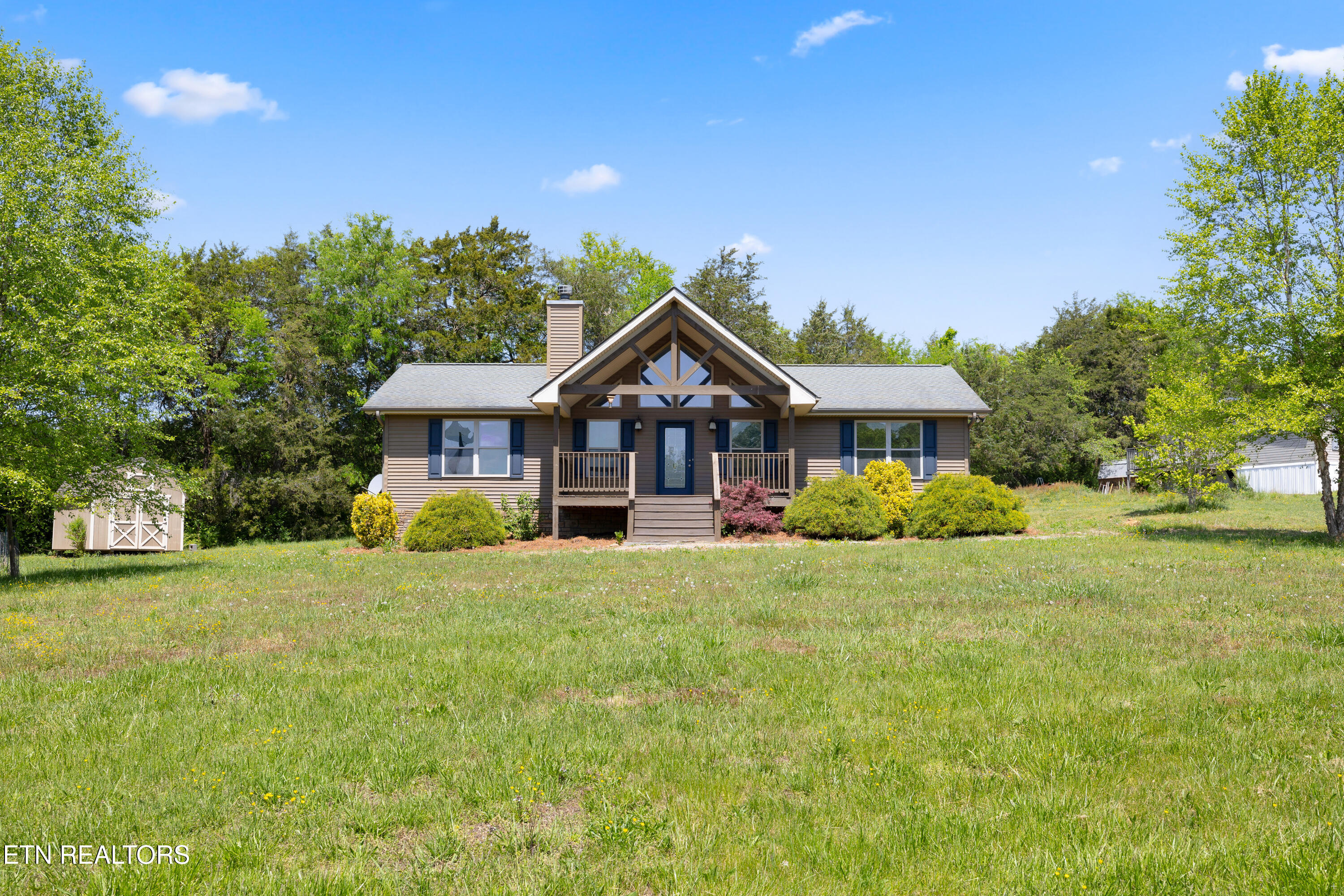 1462 Sandy Ridge Road Dandridge TN 37725