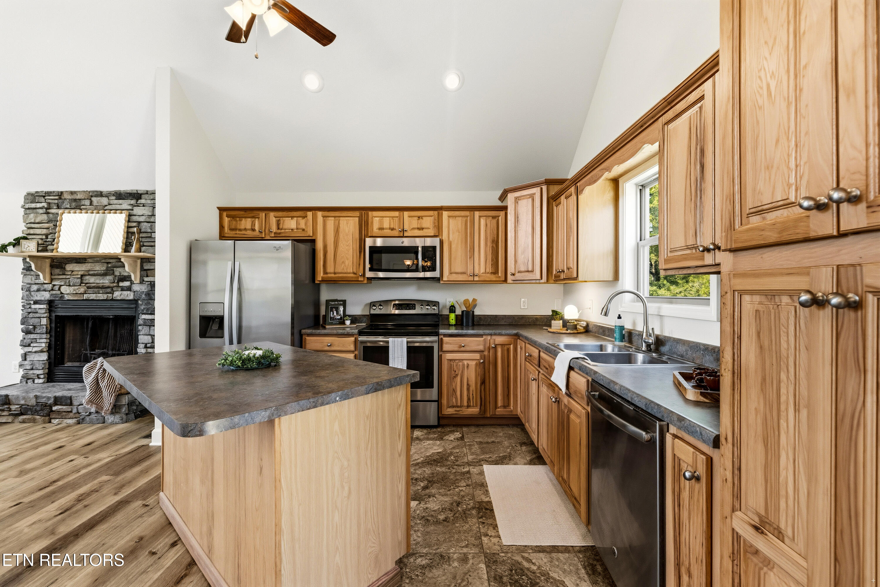 1462 Sandy Ridge Road Dandridge TN 37725