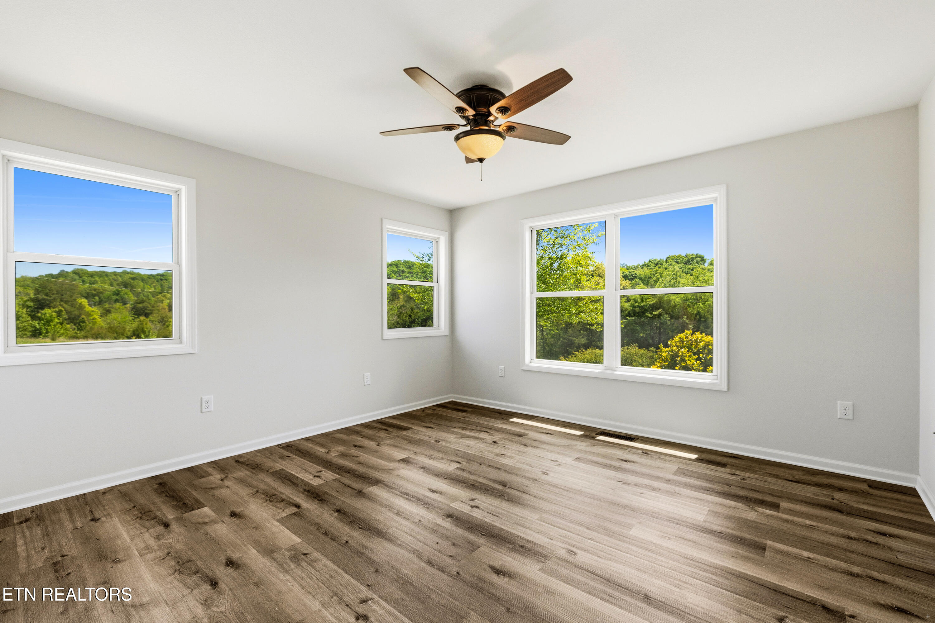 1462 Sandy Ridge Road Dandridge TN 37725