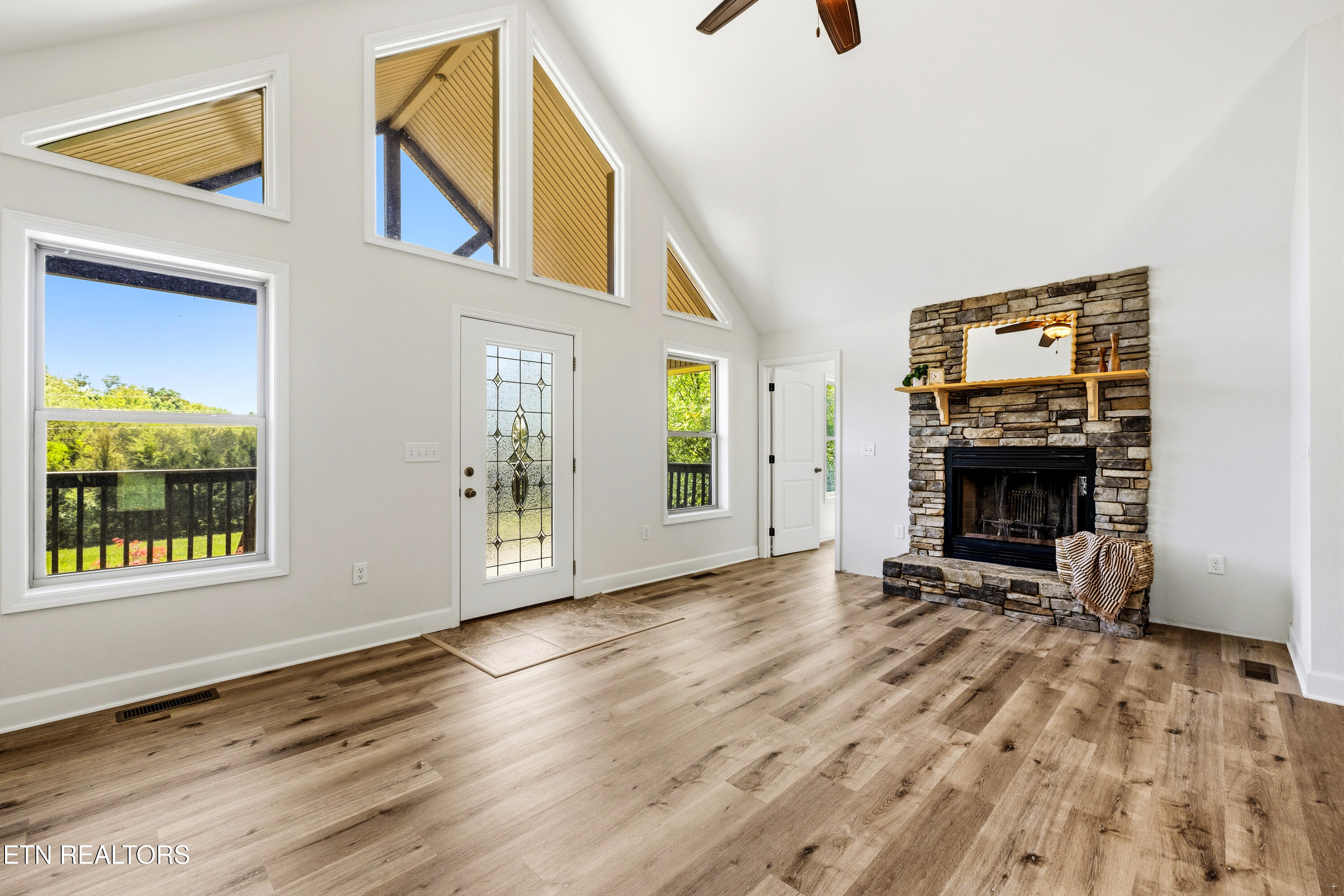 1462 Sandy Ridge Road Dandridge TN 37725