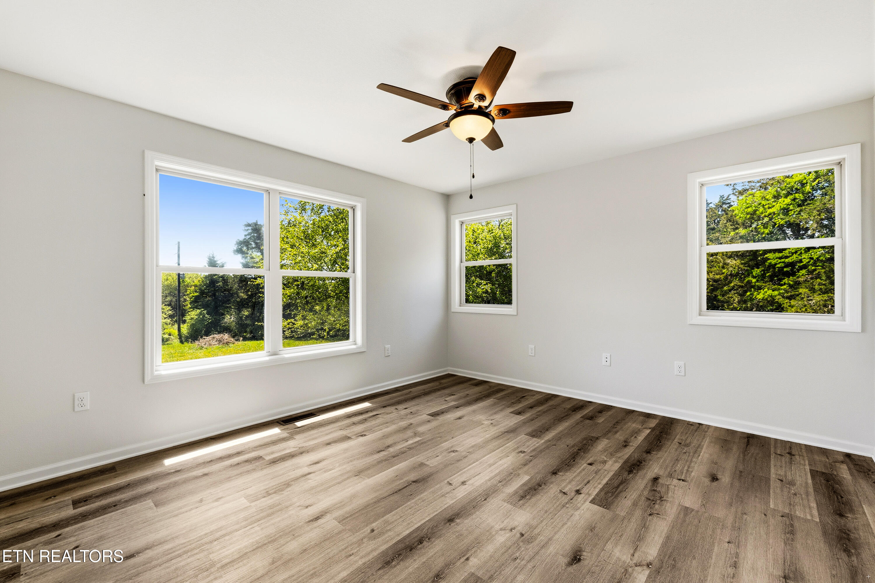 1462 Sandy Ridge Road Dandridge TN 37725