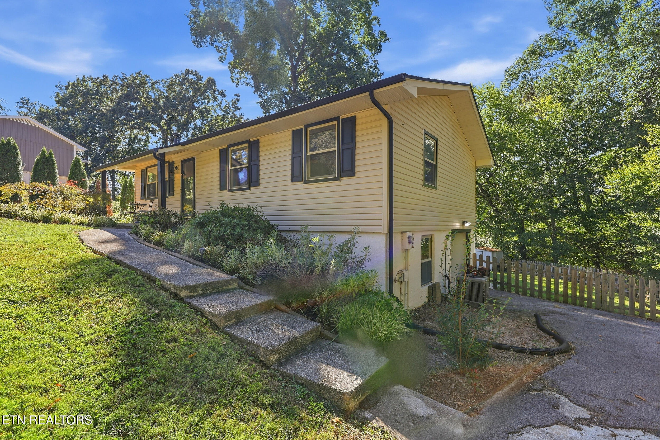 1403 Northshire Lane Knoxville TN 37922