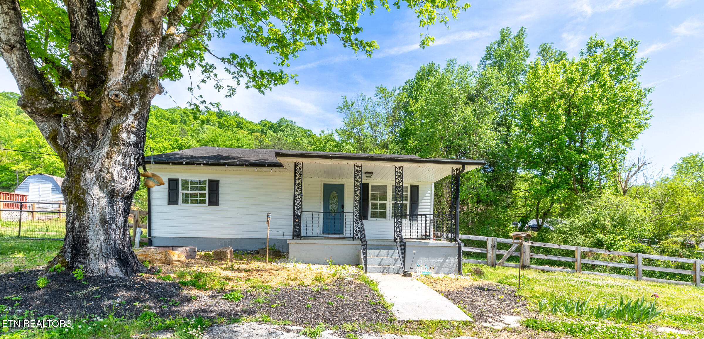 1700 W Brushy Valley Drive Powell TN 37849