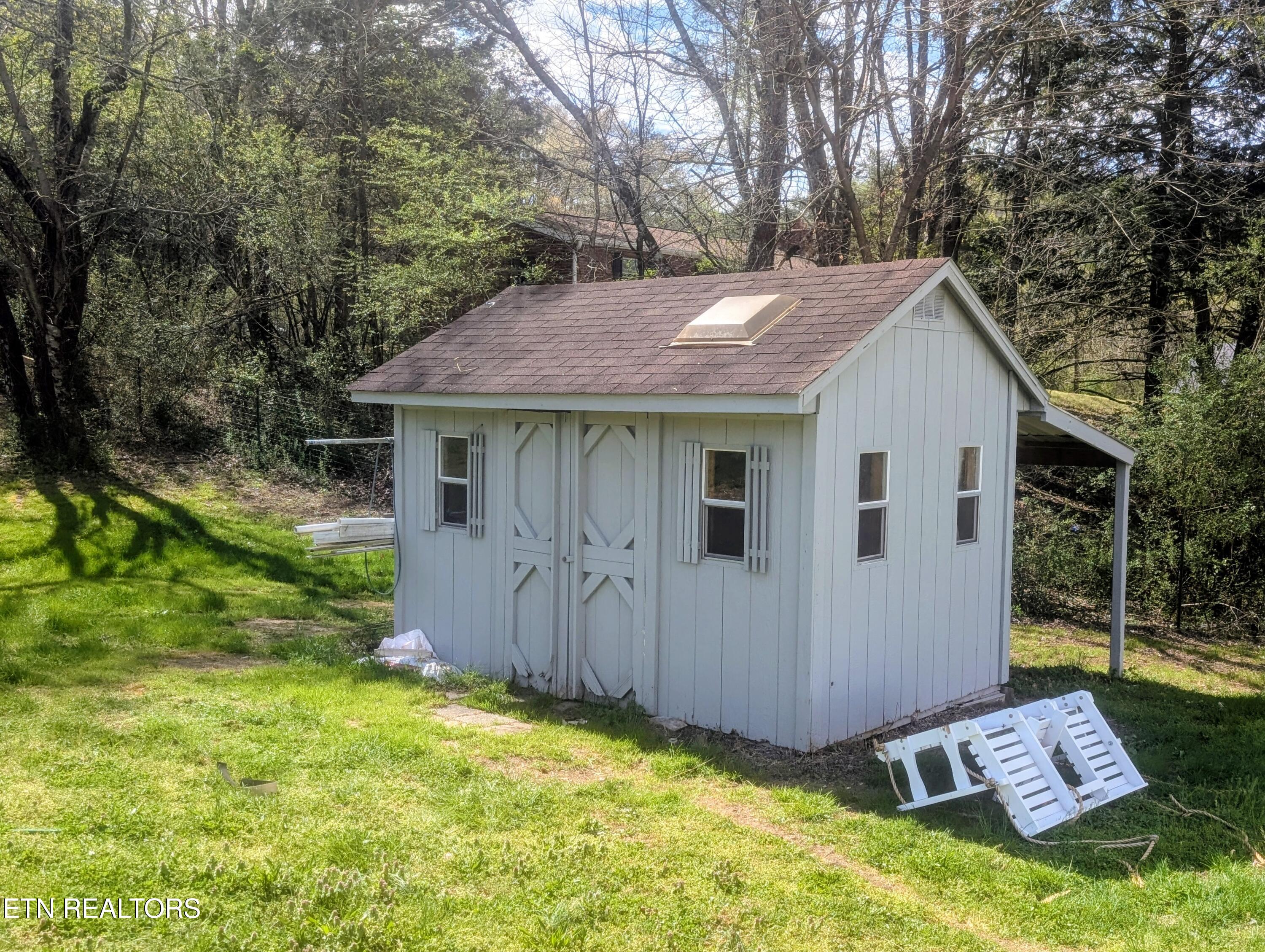 1700 W Brushy Valley Drive Powell TN 37849