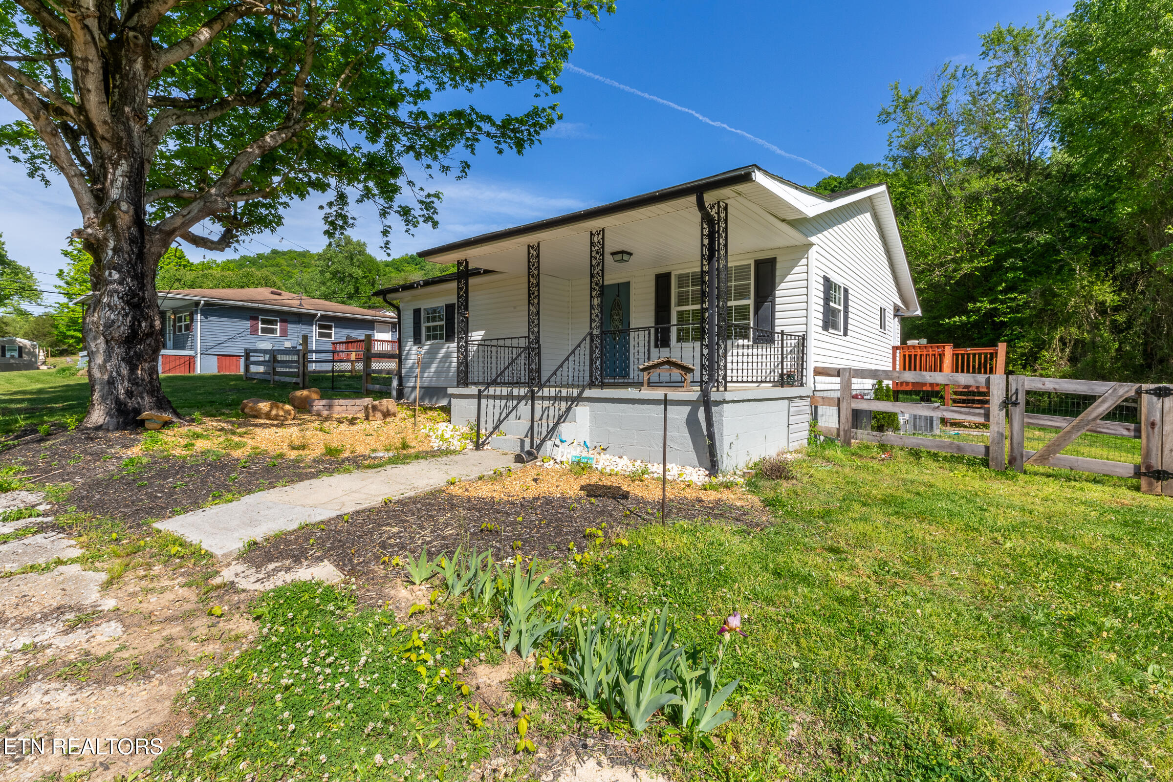1700 W Brushy Valley Drive Powell TN 37849