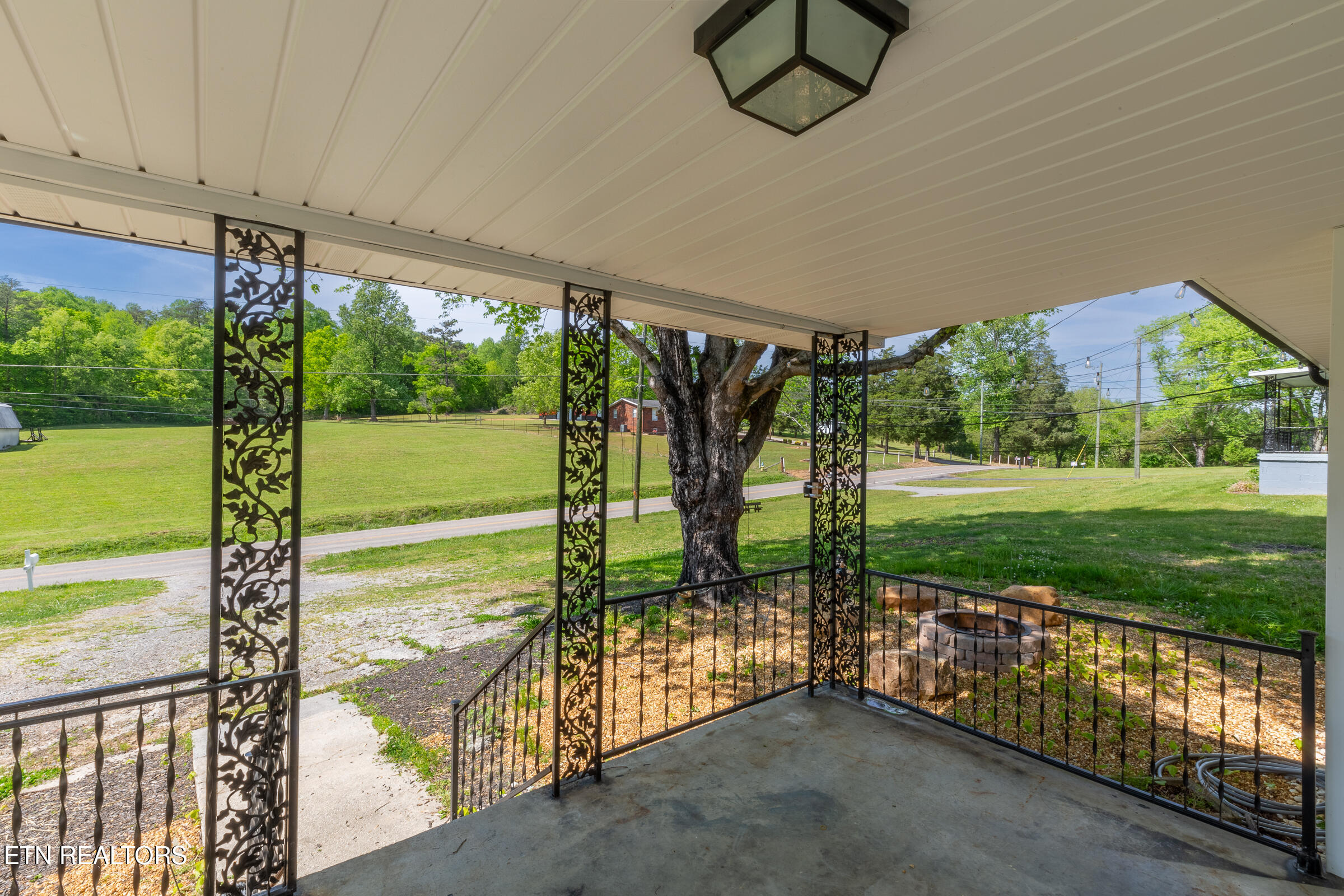 1700 W Brushy Valley Drive Powell TN 37849