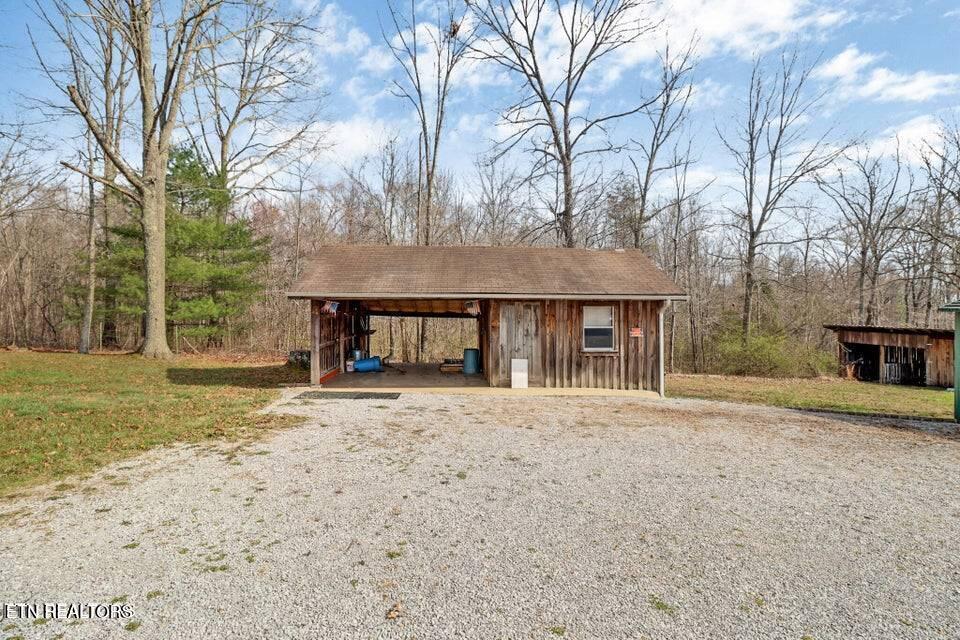 2546 Peavine Road Crossville TN 38571