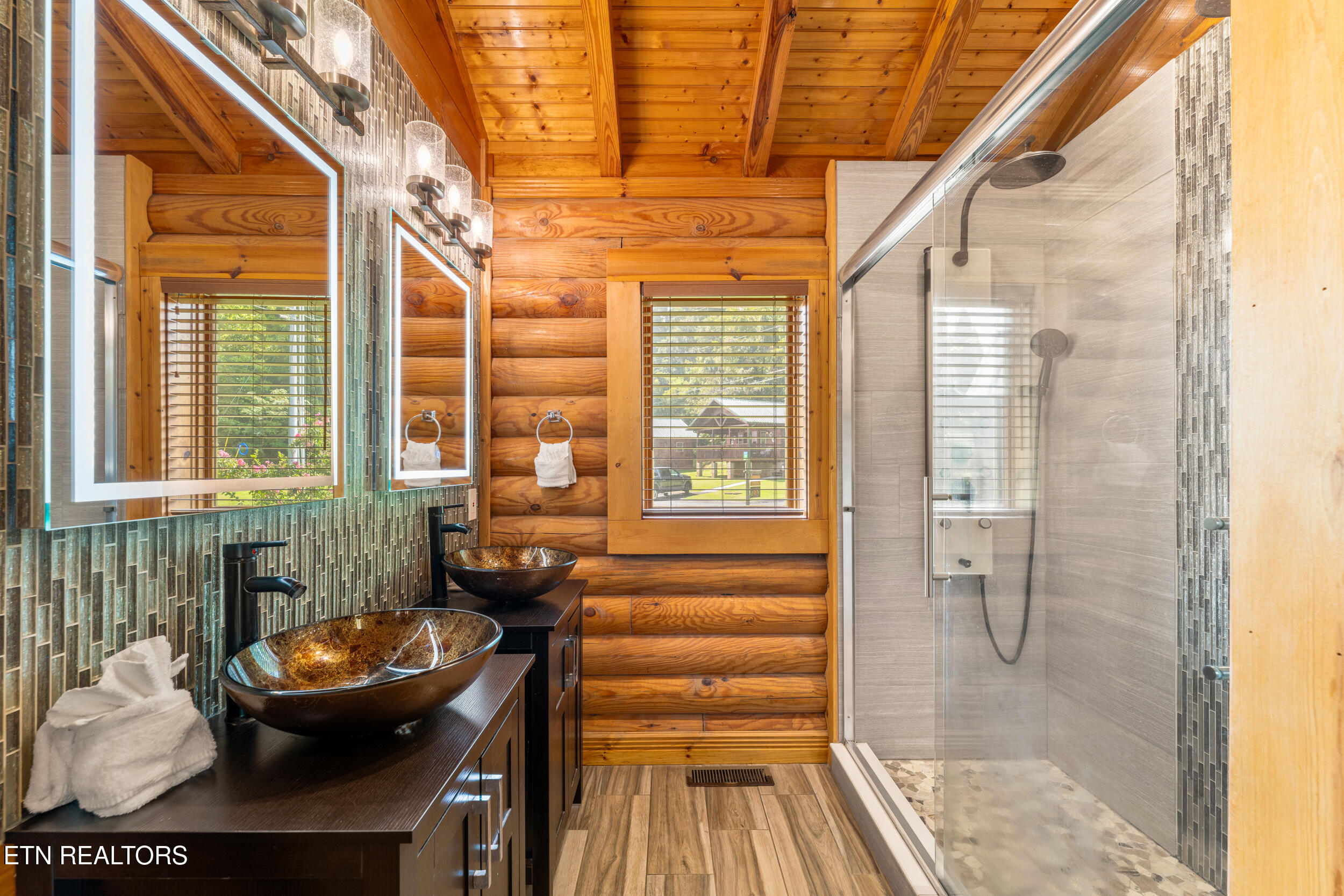 2323 River Port Way Pigeon Forge TN 37863