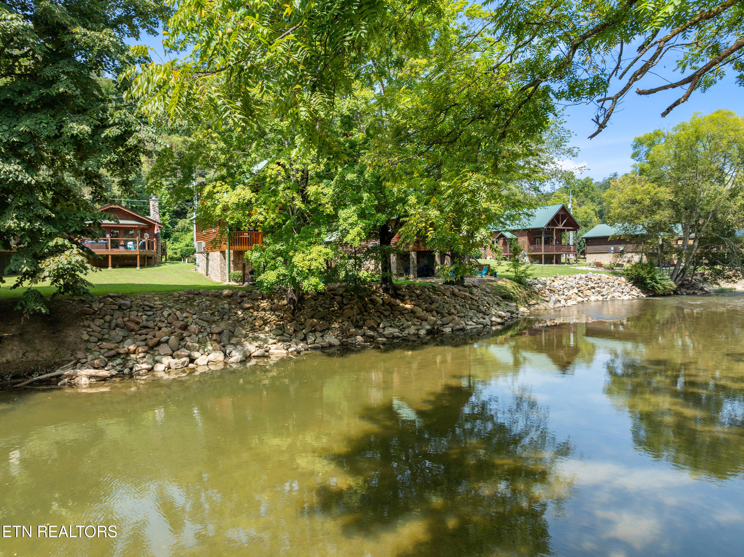 2323 River Port Way Pigeon Forge TN 37863