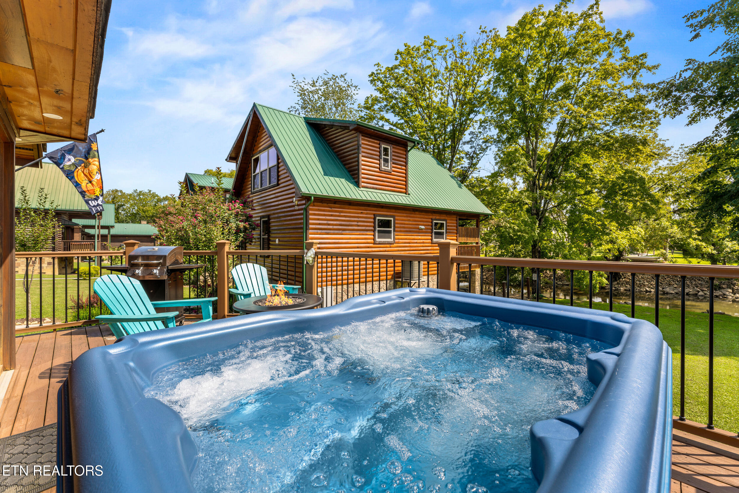 2323 River Port Way Pigeon Forge TN 37863