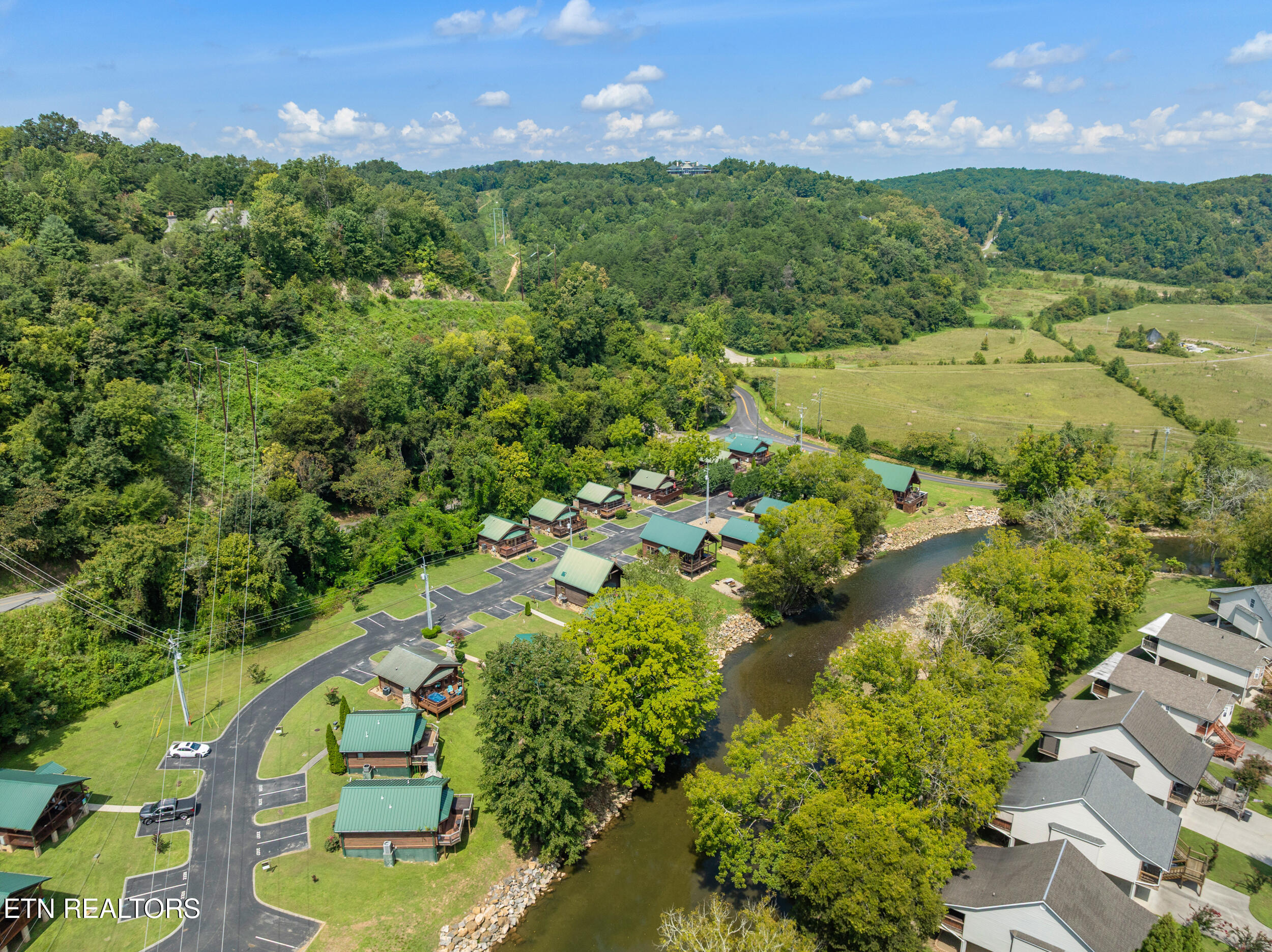 2323 River Port Way Pigeon Forge TN 37863