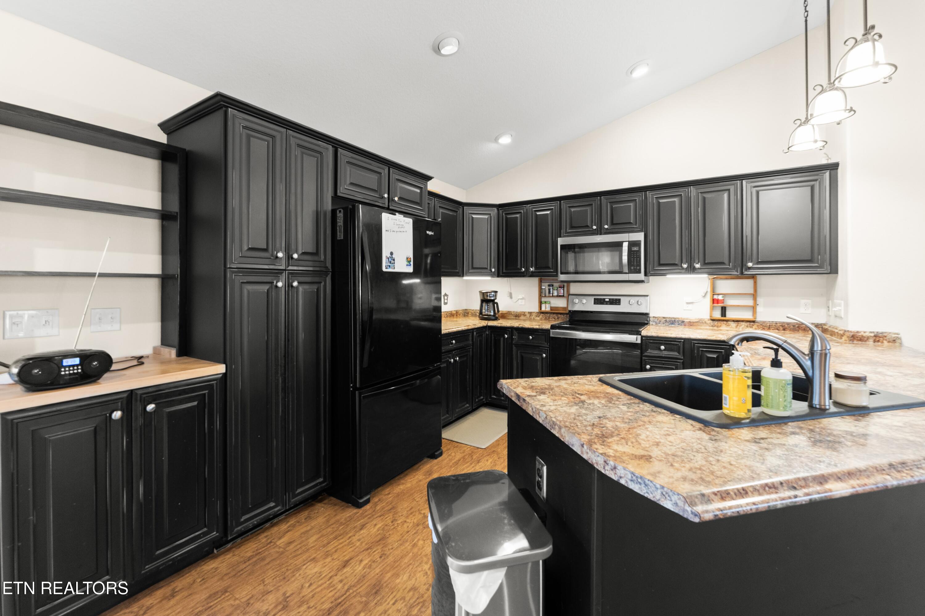 102 Torrey Pines Lane Crossville TN 38558