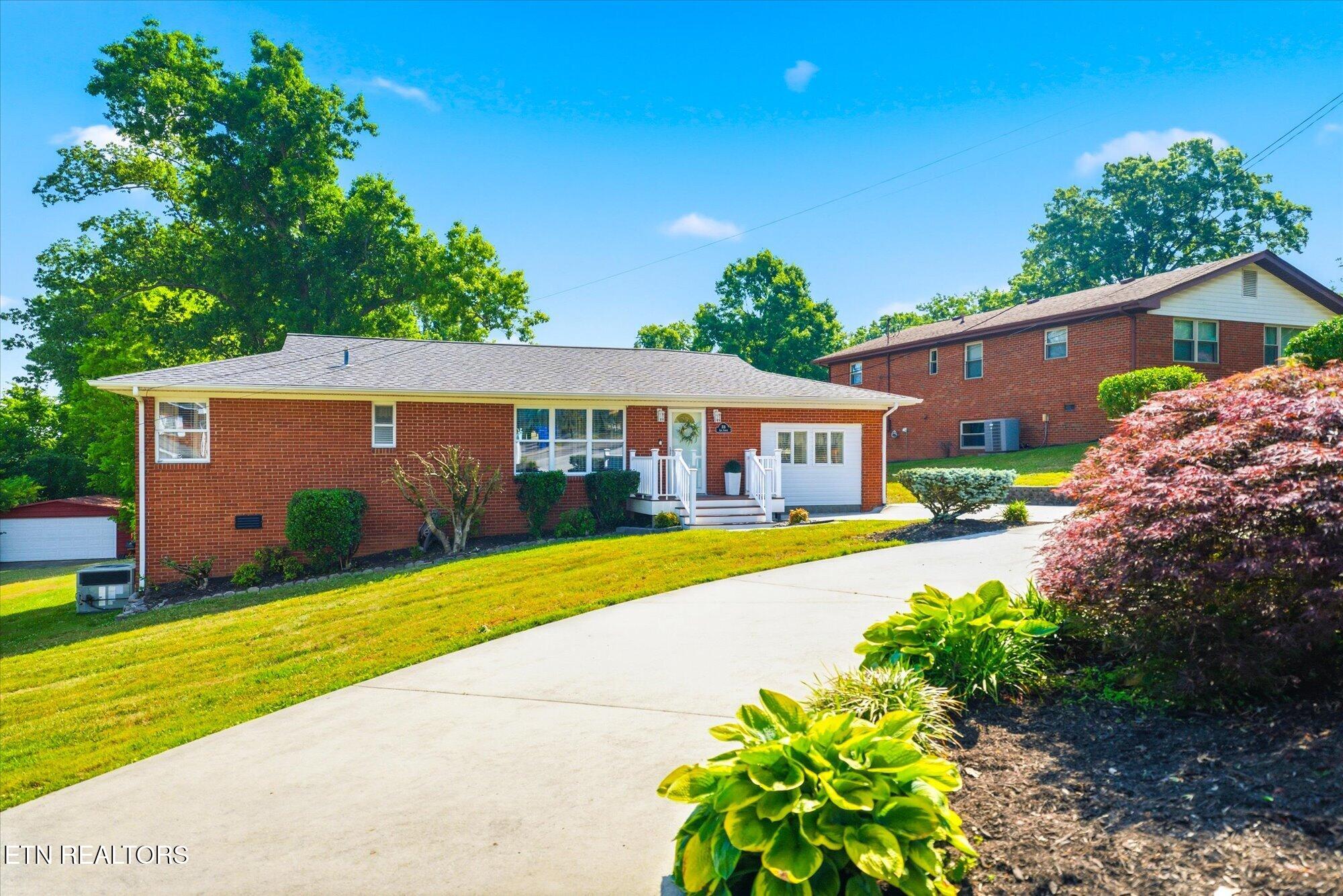 103 Elm Street Clinton TN 37716