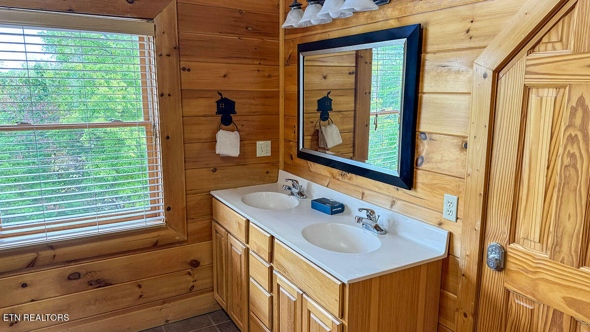 1352 Timberwolf Way Sevierville TN 37876