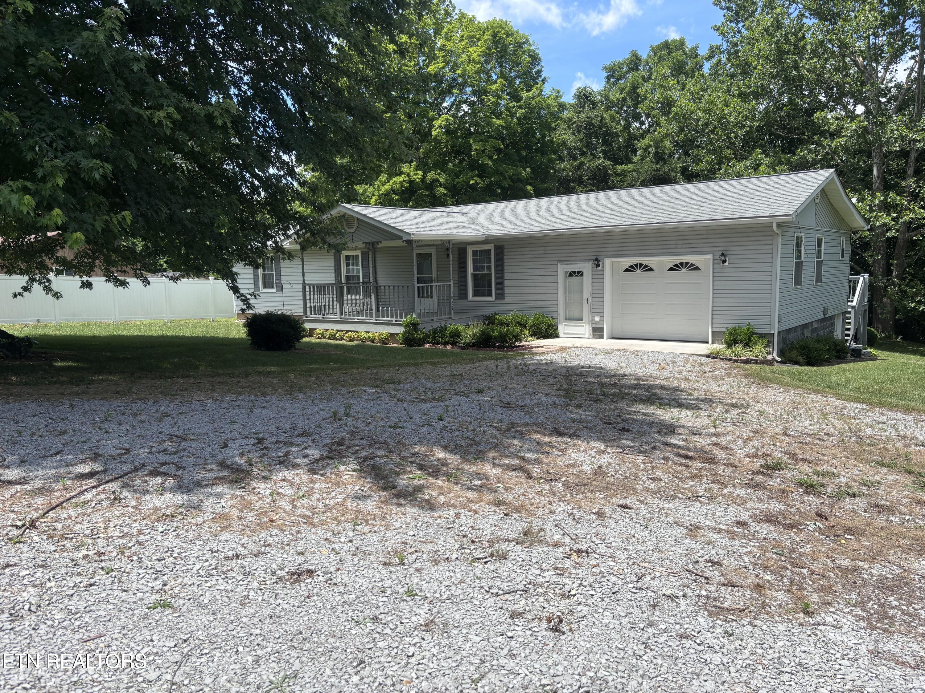 1567 Little Sycamore Road Tazewell TN 37879