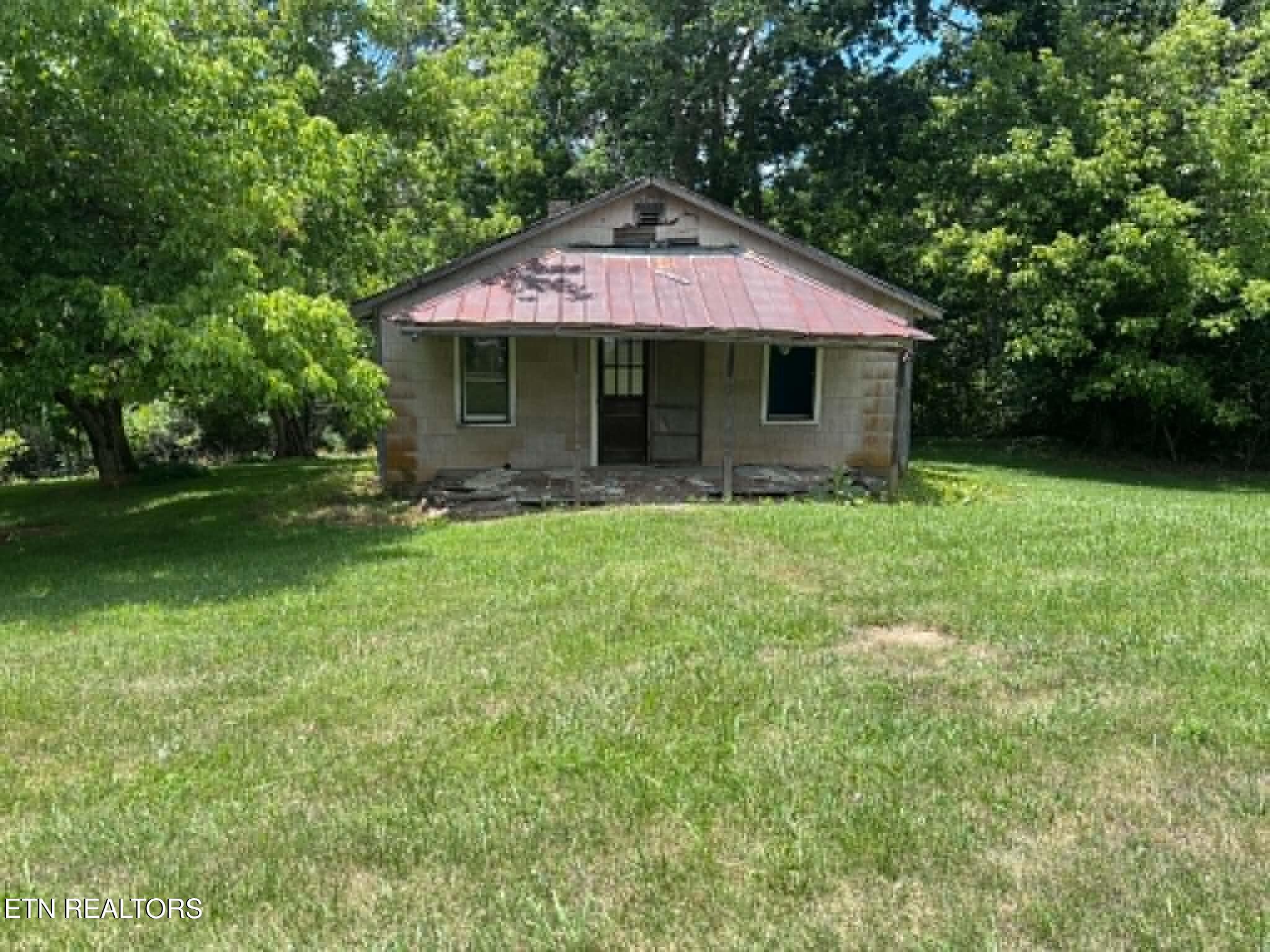 1567 Little Sycamore Road Tazewell TN 37879