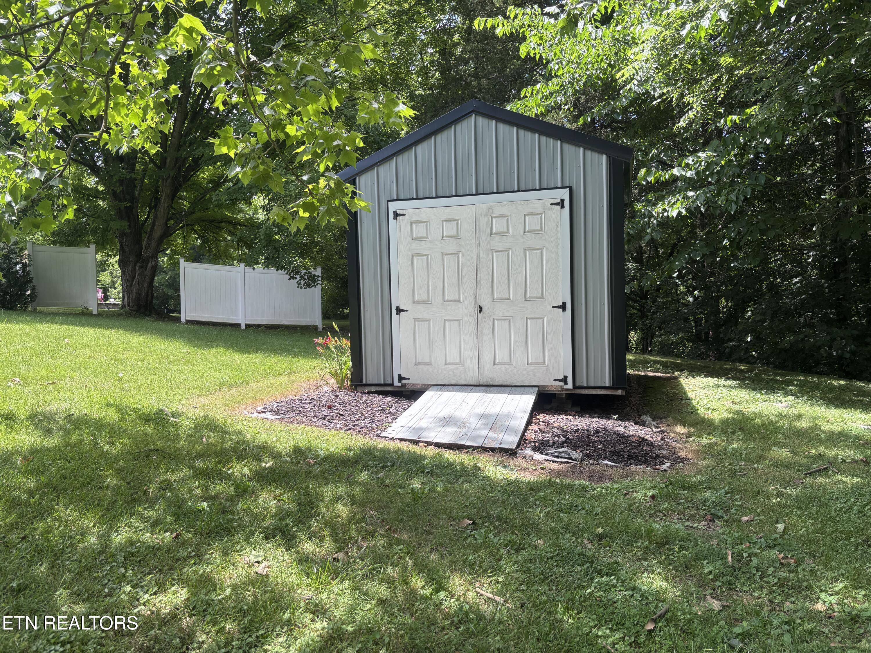 1567 Little Sycamore Road Tazewell TN 37879