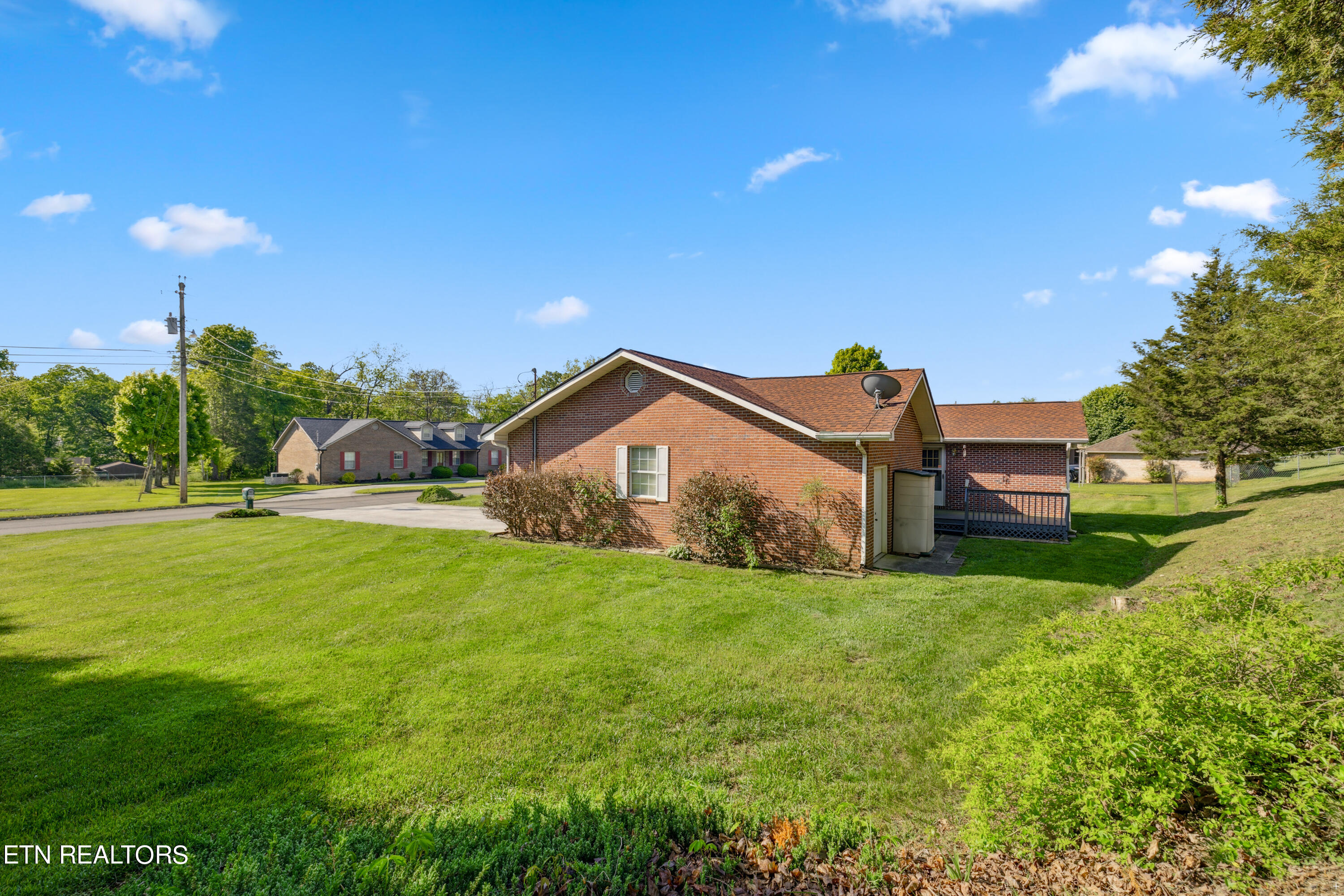 117 Grace Circle Clinton TN 37716