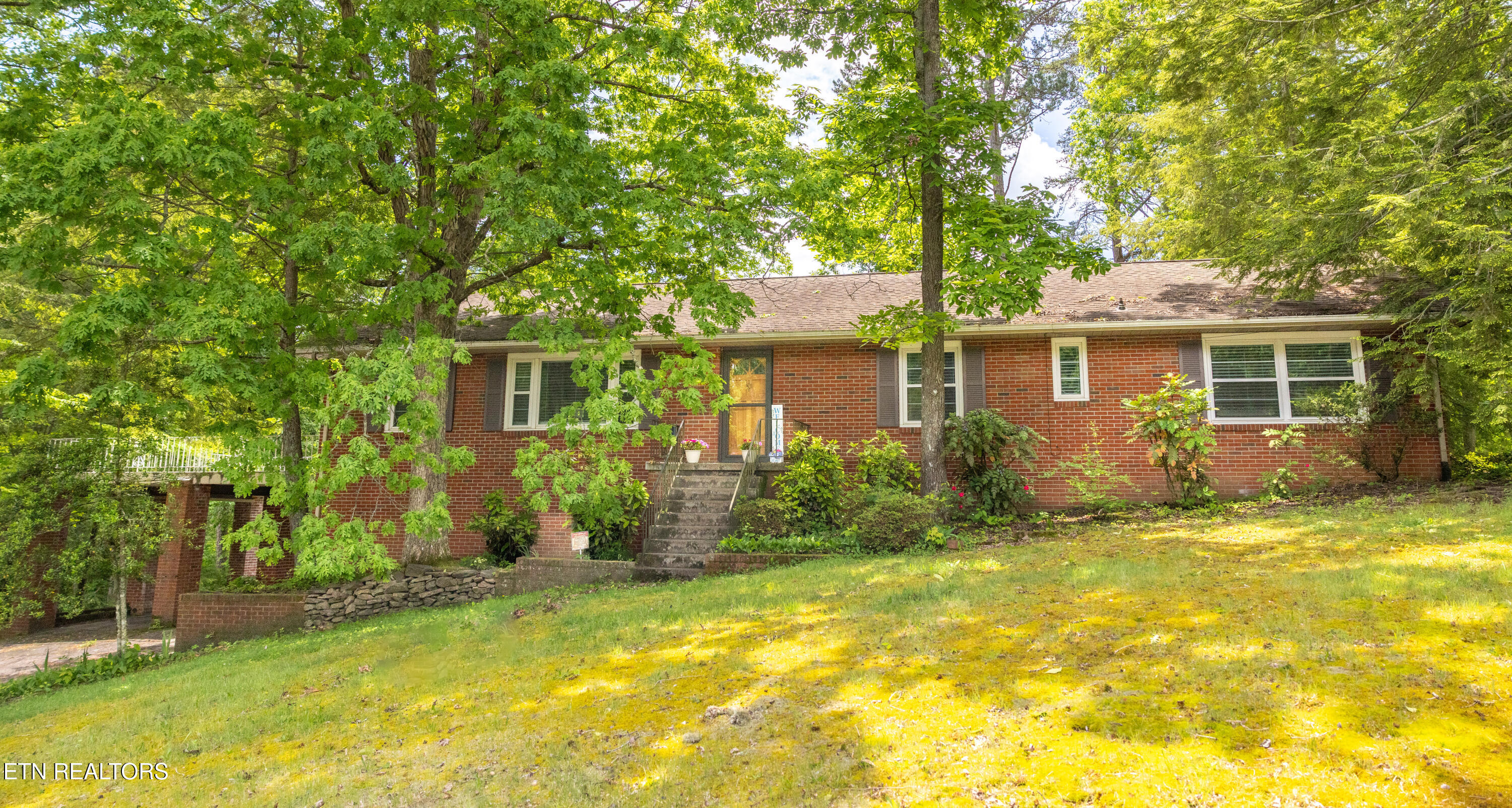 1716 Doningham Drive Knoxville TN 37918