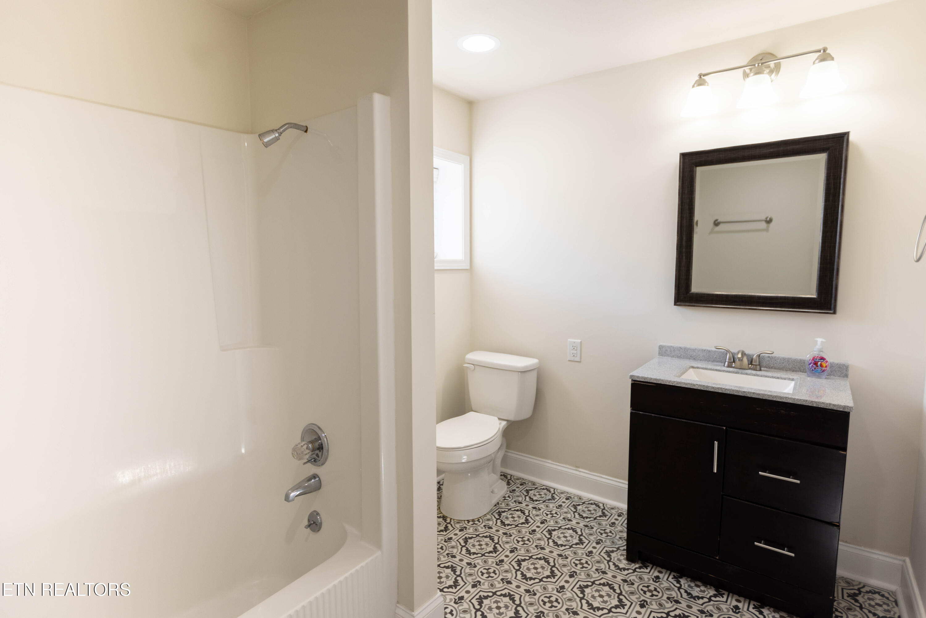 1716 Doningham Drive Knoxville TN 37918