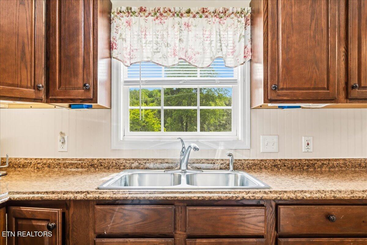 212 Sunset Drive Lafollette TN 37766