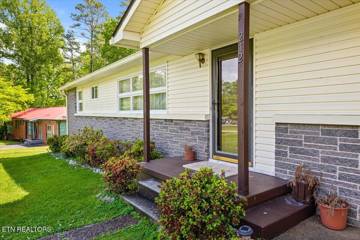 212 Sunset Drive Lafollette TN 37766