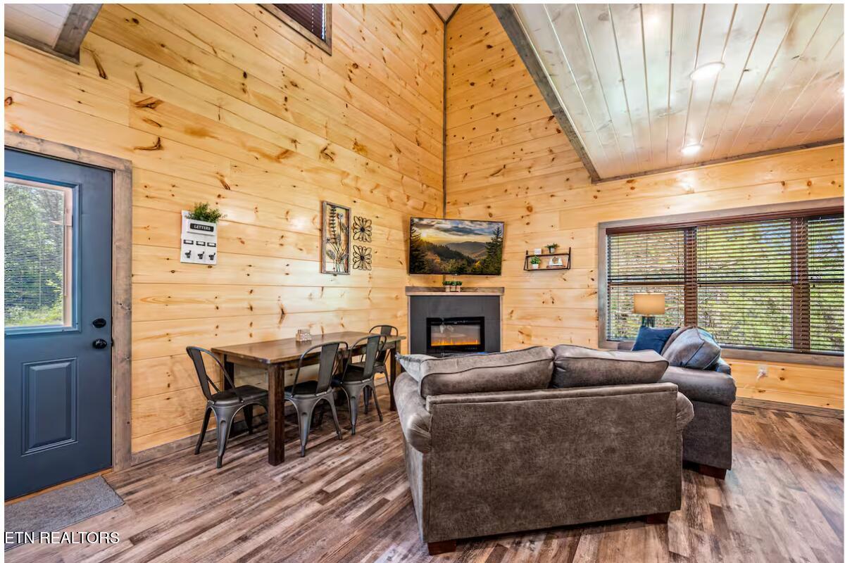 302 Paul Lafollette Way Sevierville TN 37876