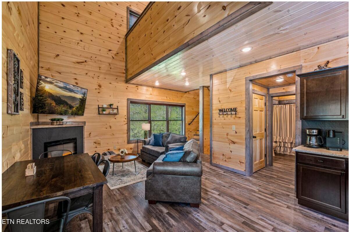 302 Paul Lafollette Way Sevierville TN 37876