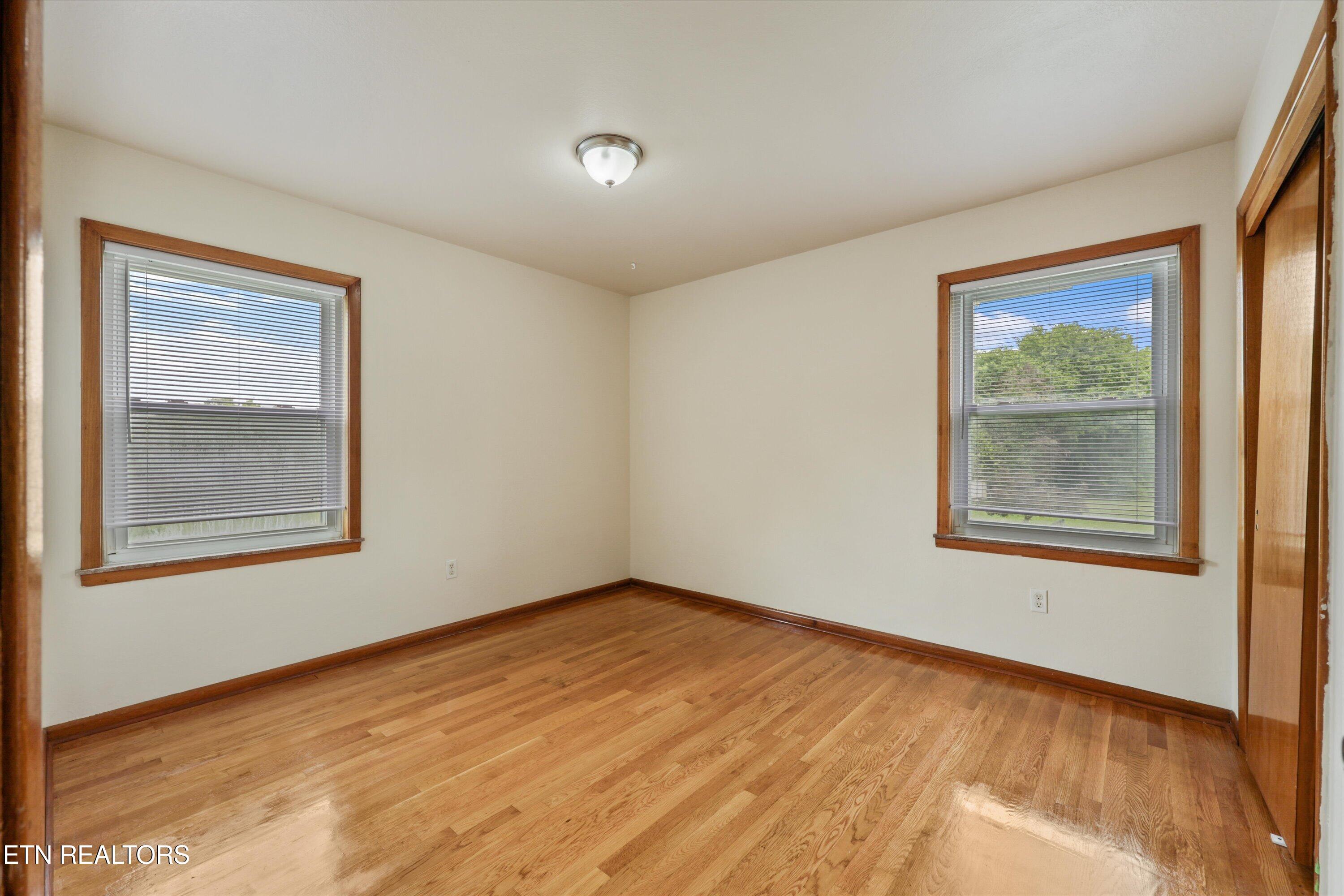 407 W College Avenue Friendsville TN 37737