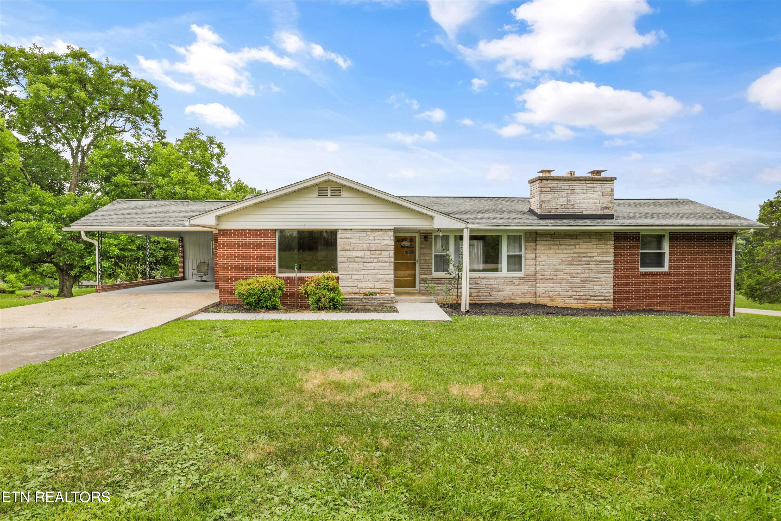 407 W College Avenue Friendsville TN 37737