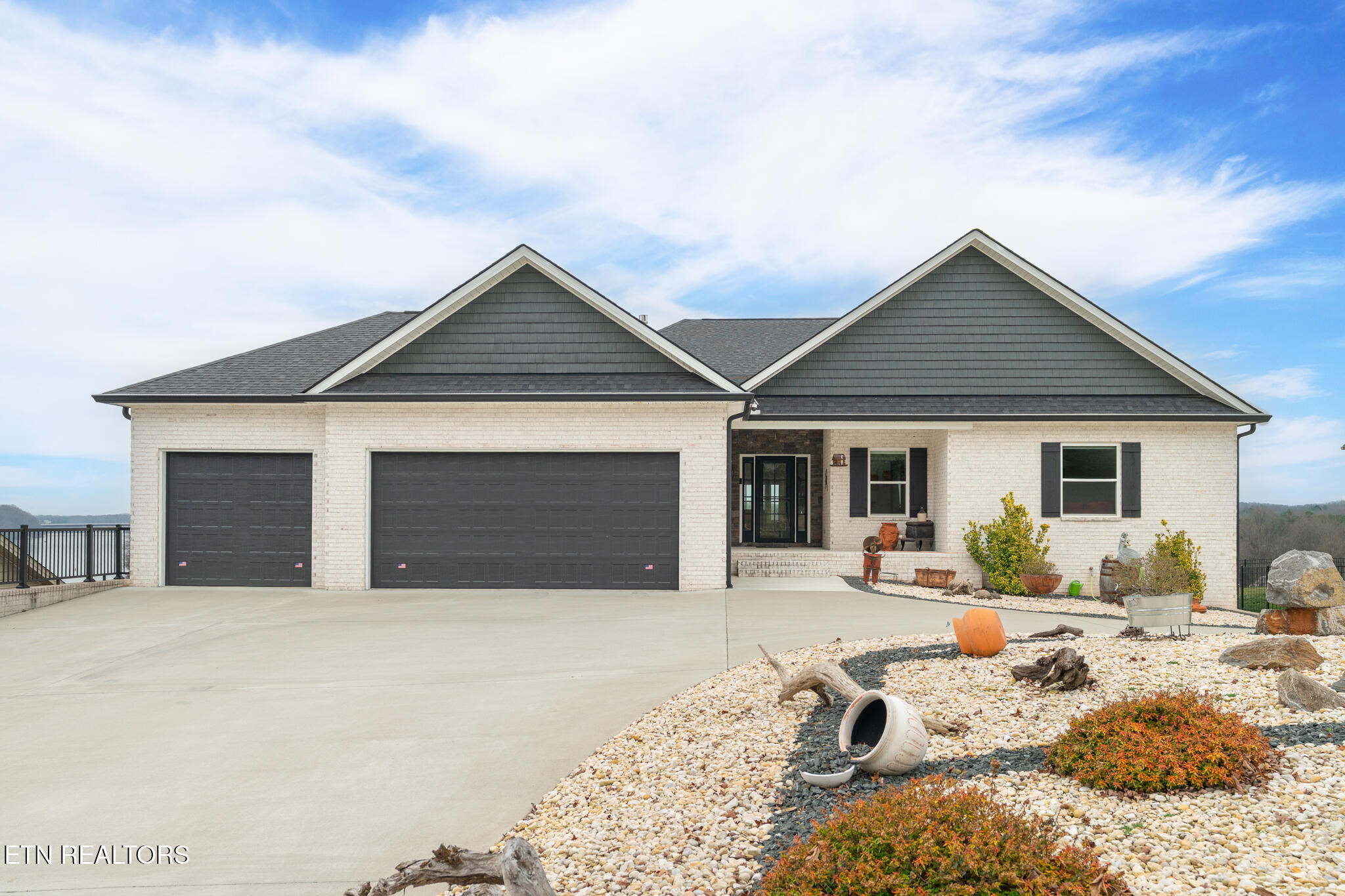 205 Waters Edge Way Lenoir City TN 37771
