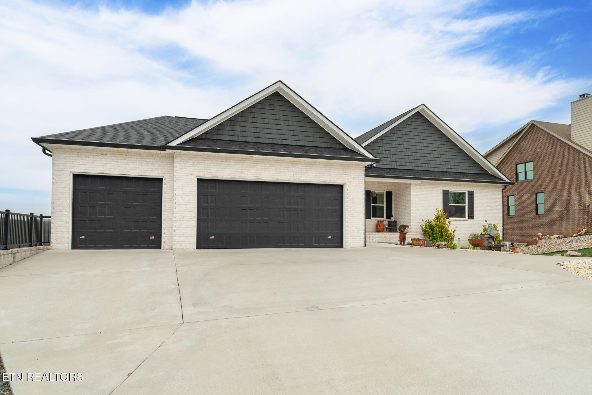205 Waters Edge Way Lenoir City TN 37771