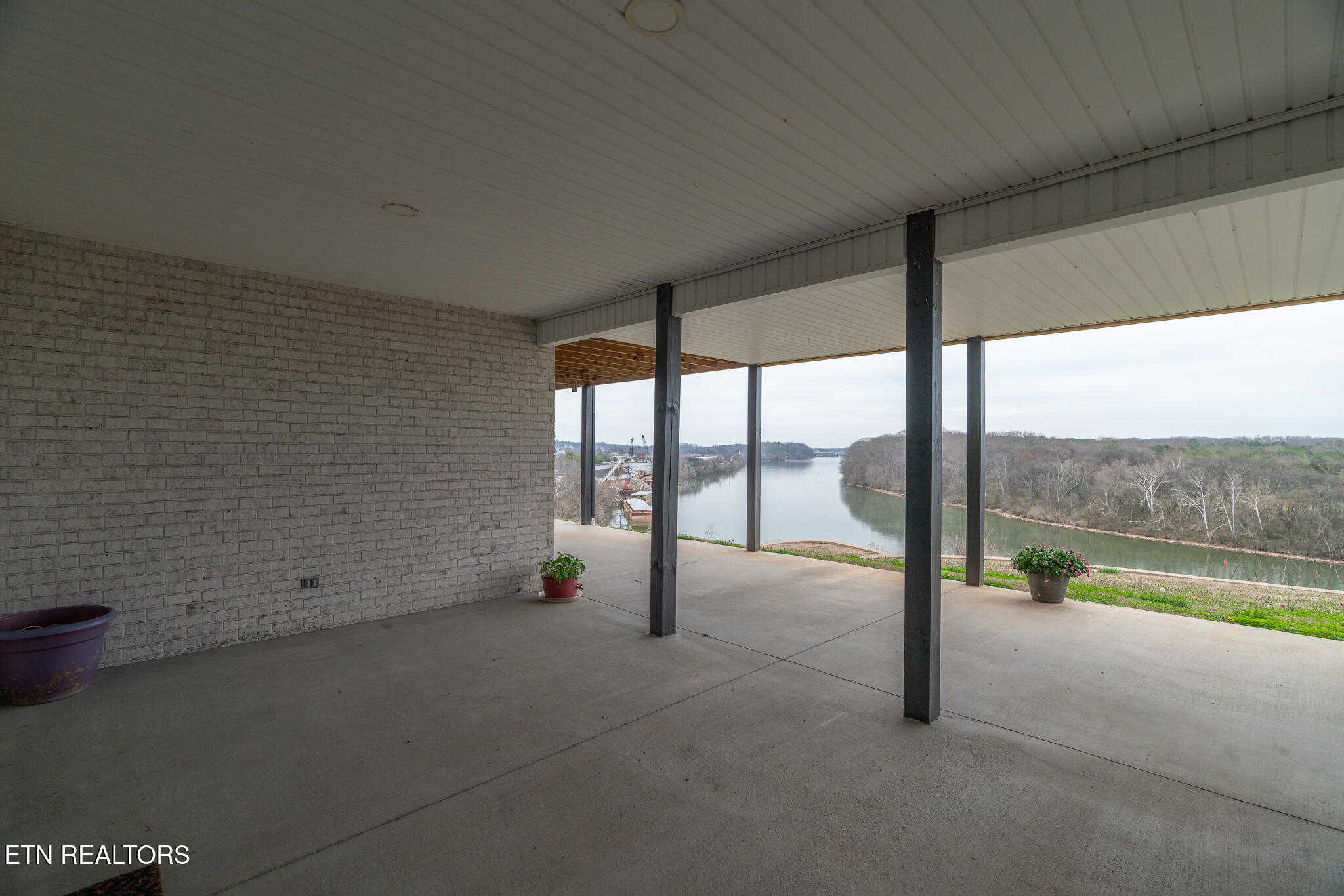 205 Waters Edge Way Lenoir City TN 37771