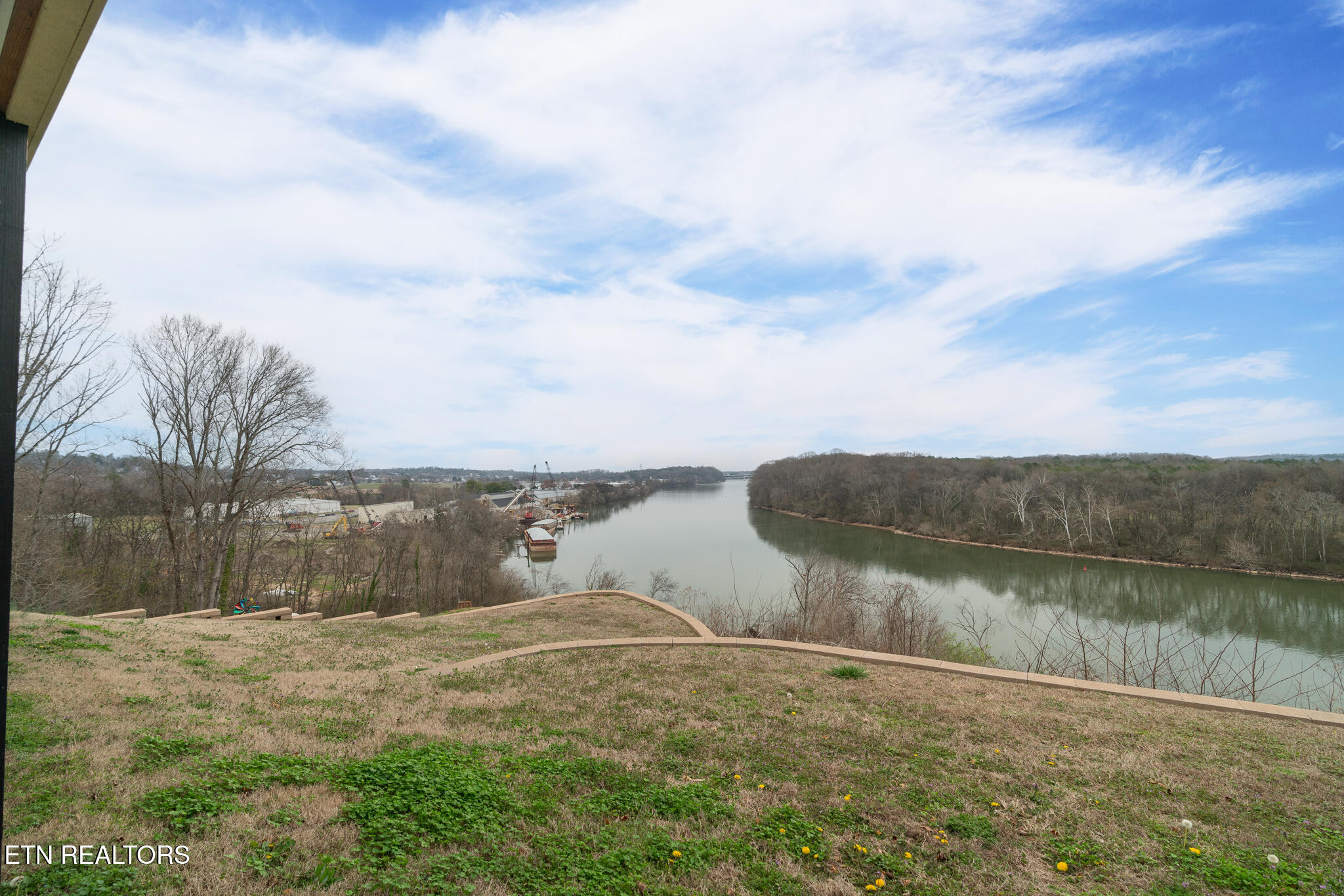 205 Waters Edge Way Lenoir City TN 37771
