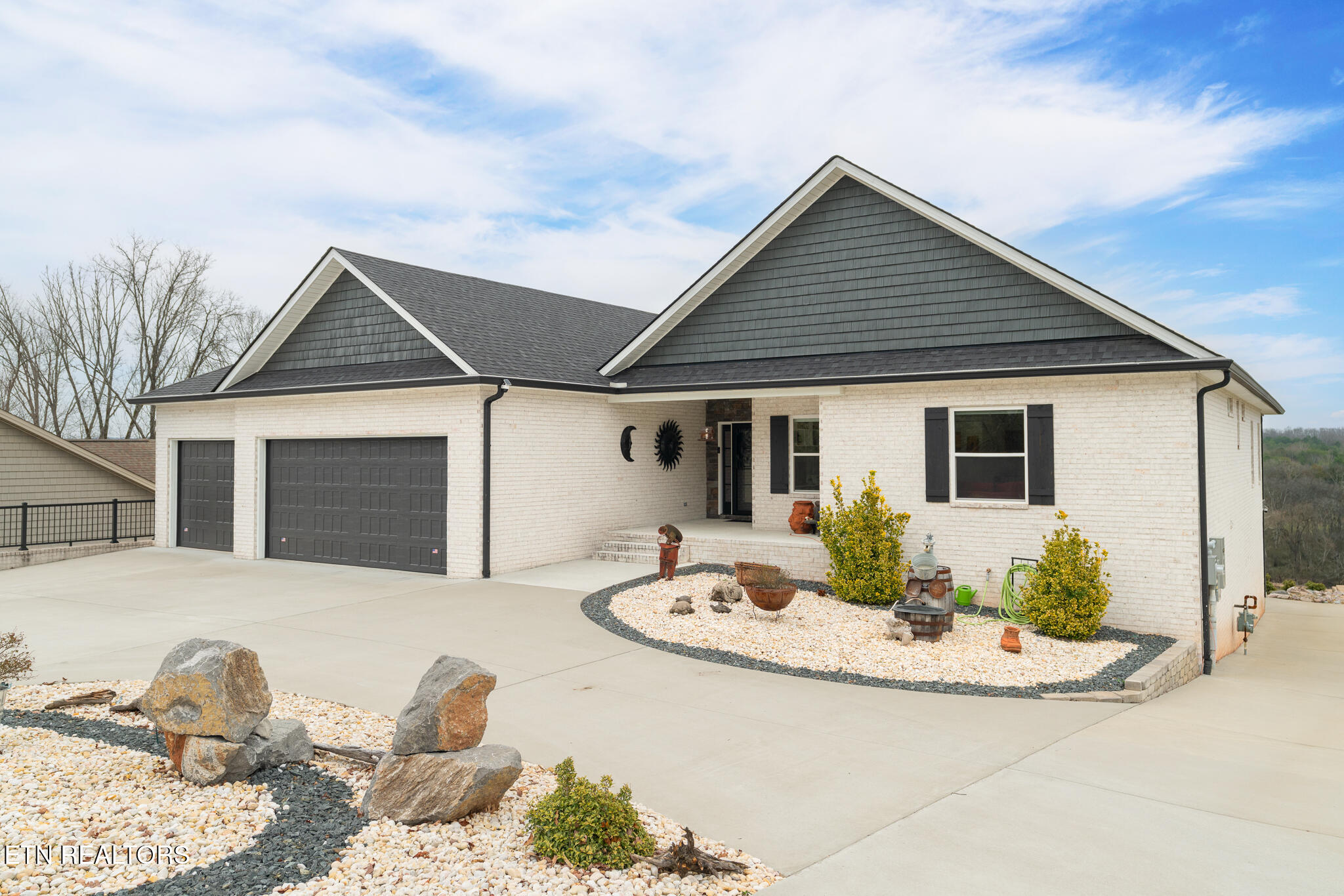 205 Waters Edge Way Lenoir City TN 37771