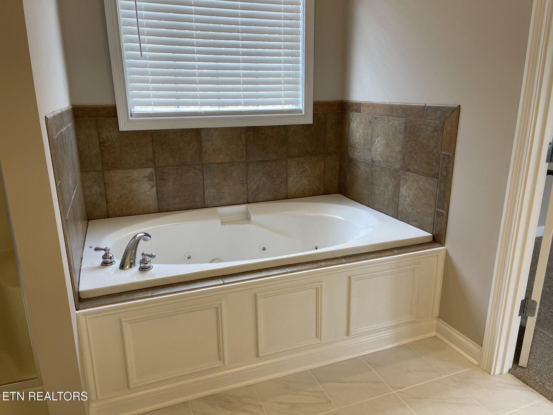 575 Chimney Rock Drive Lenoir City TN 37771