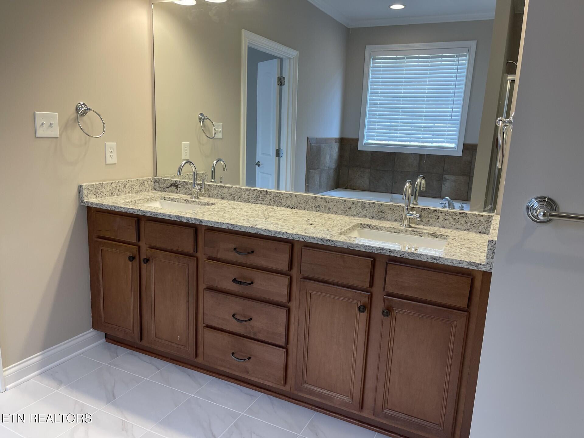 575 Chimney Rock Drive Lenoir City TN 37771
