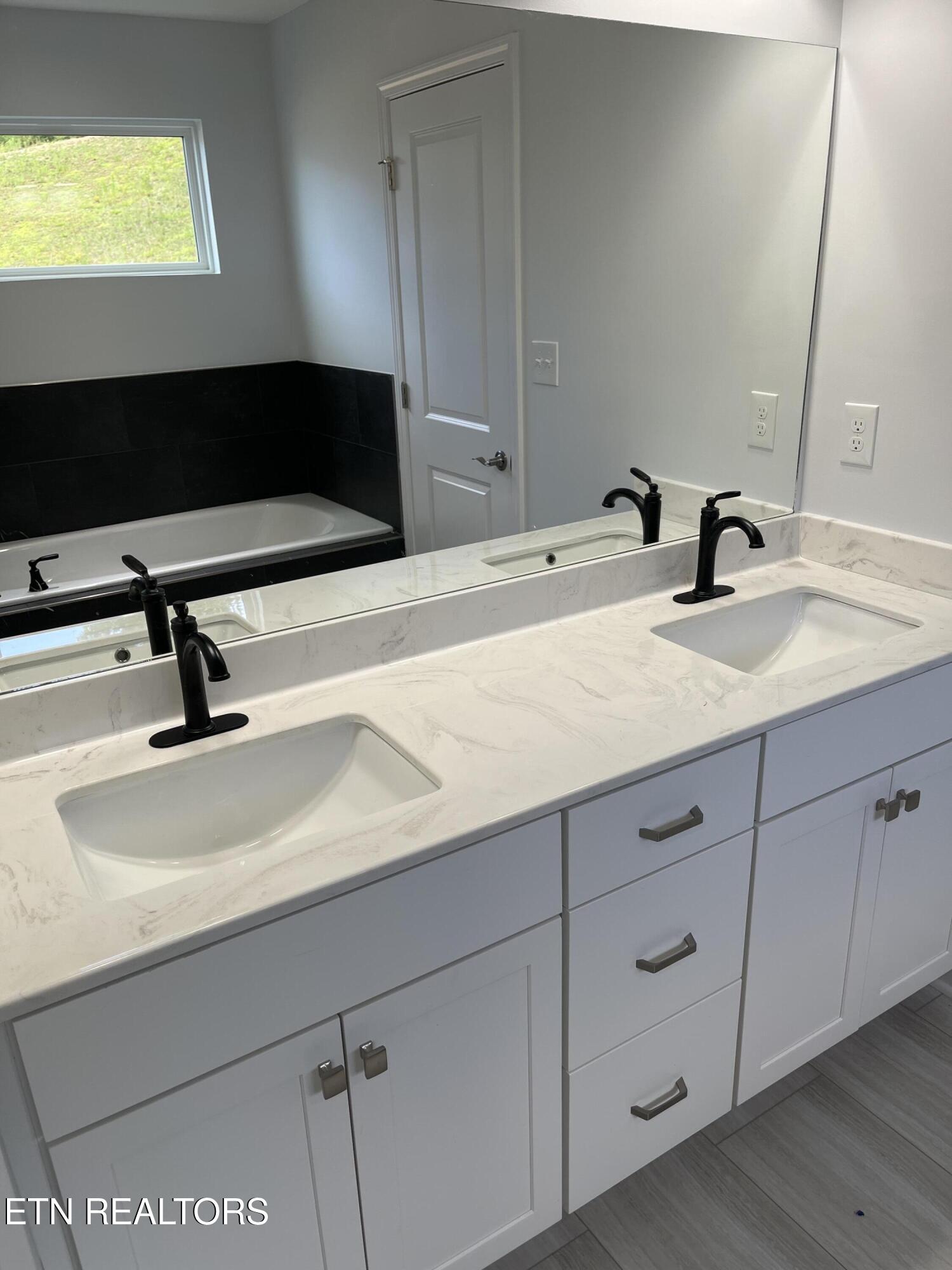 2431 Lena George Lane Knoxville TN 37931