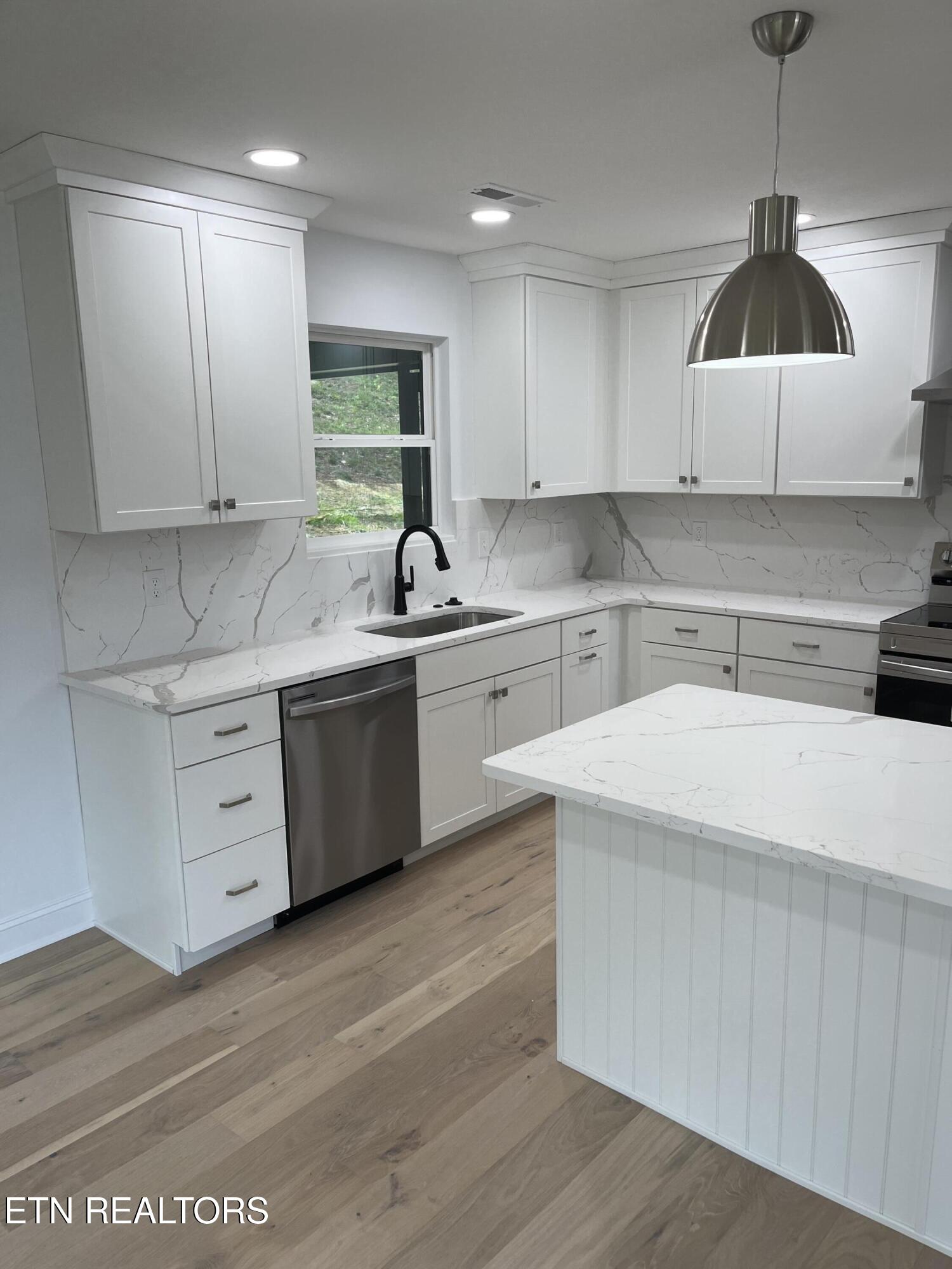 2431 Lena George Lane Knoxville TN 37931