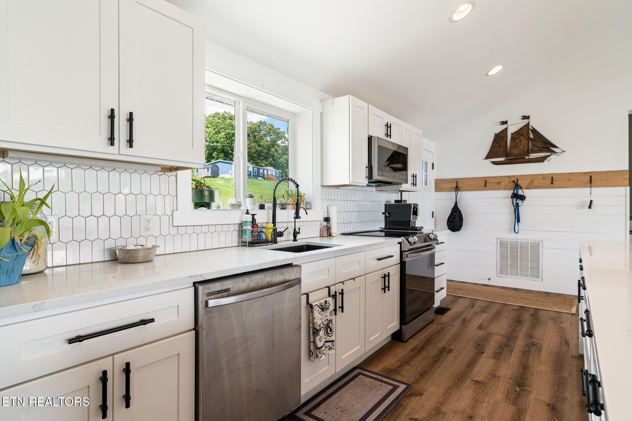 3041 Slate Hill Road Bean Station TN 37708