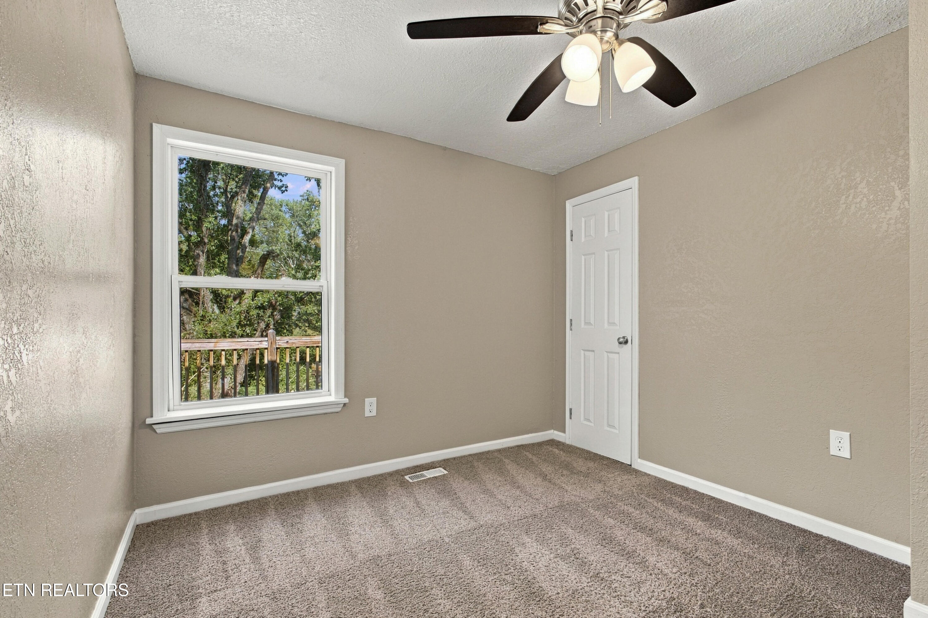 127 Jarrett Lane Oak Ridge TN 37830