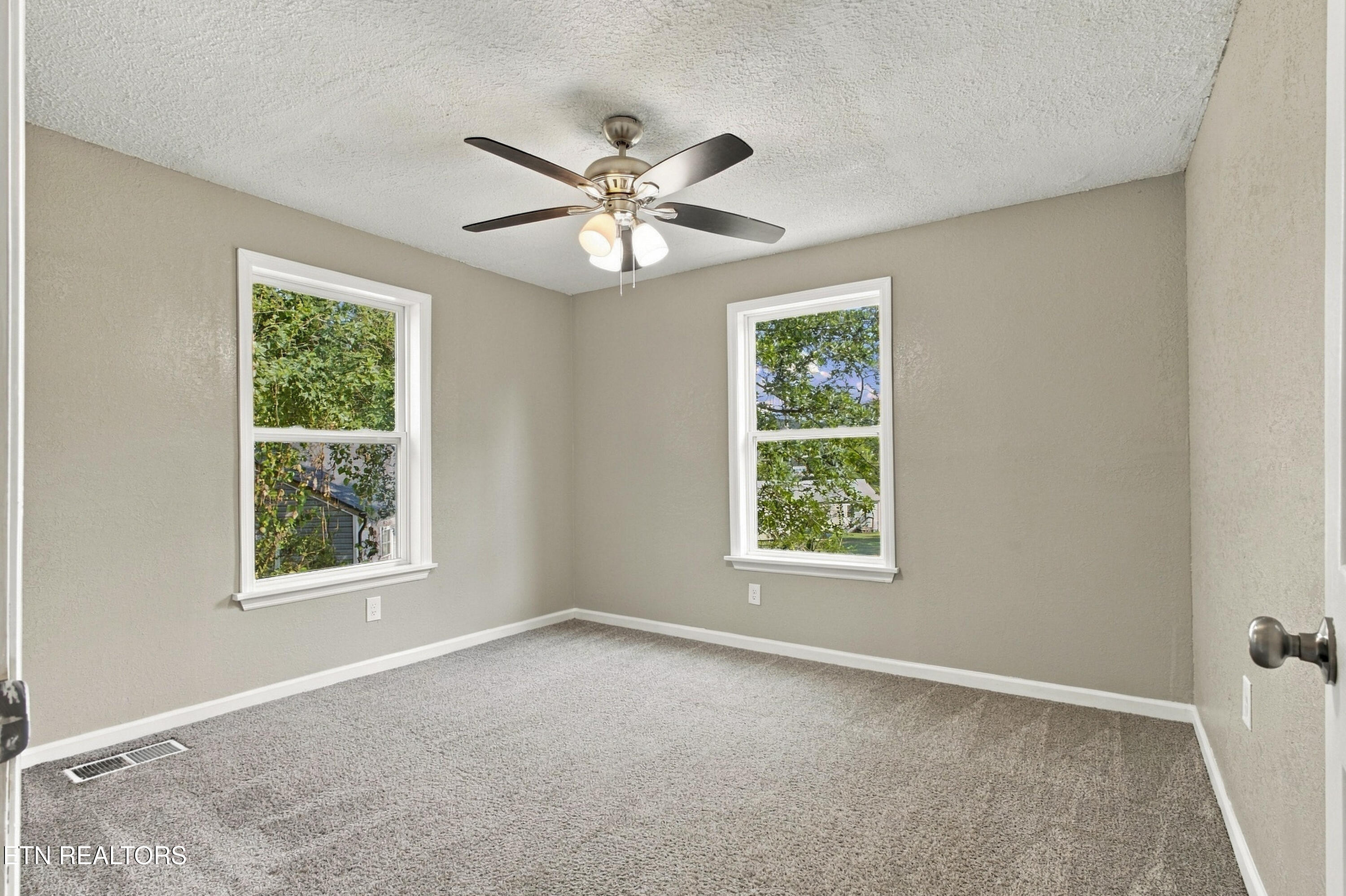 127 Jarrett Lane Oak Ridge TN 37830