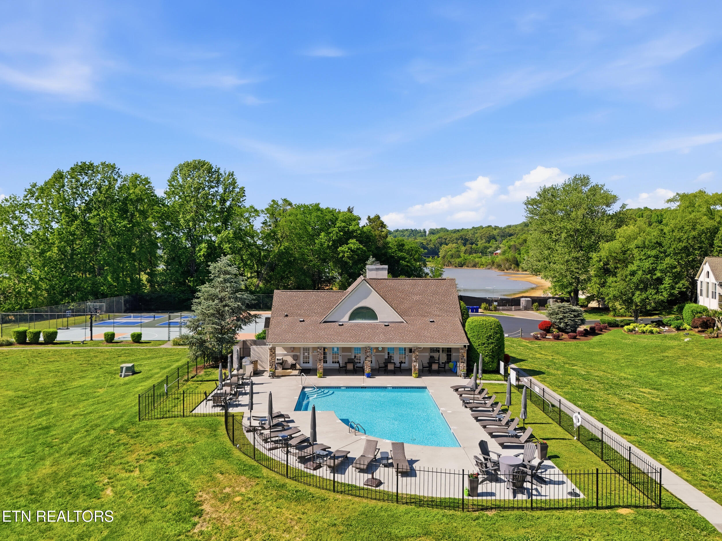9619 Mariners Pointe Knoxville TN 37922