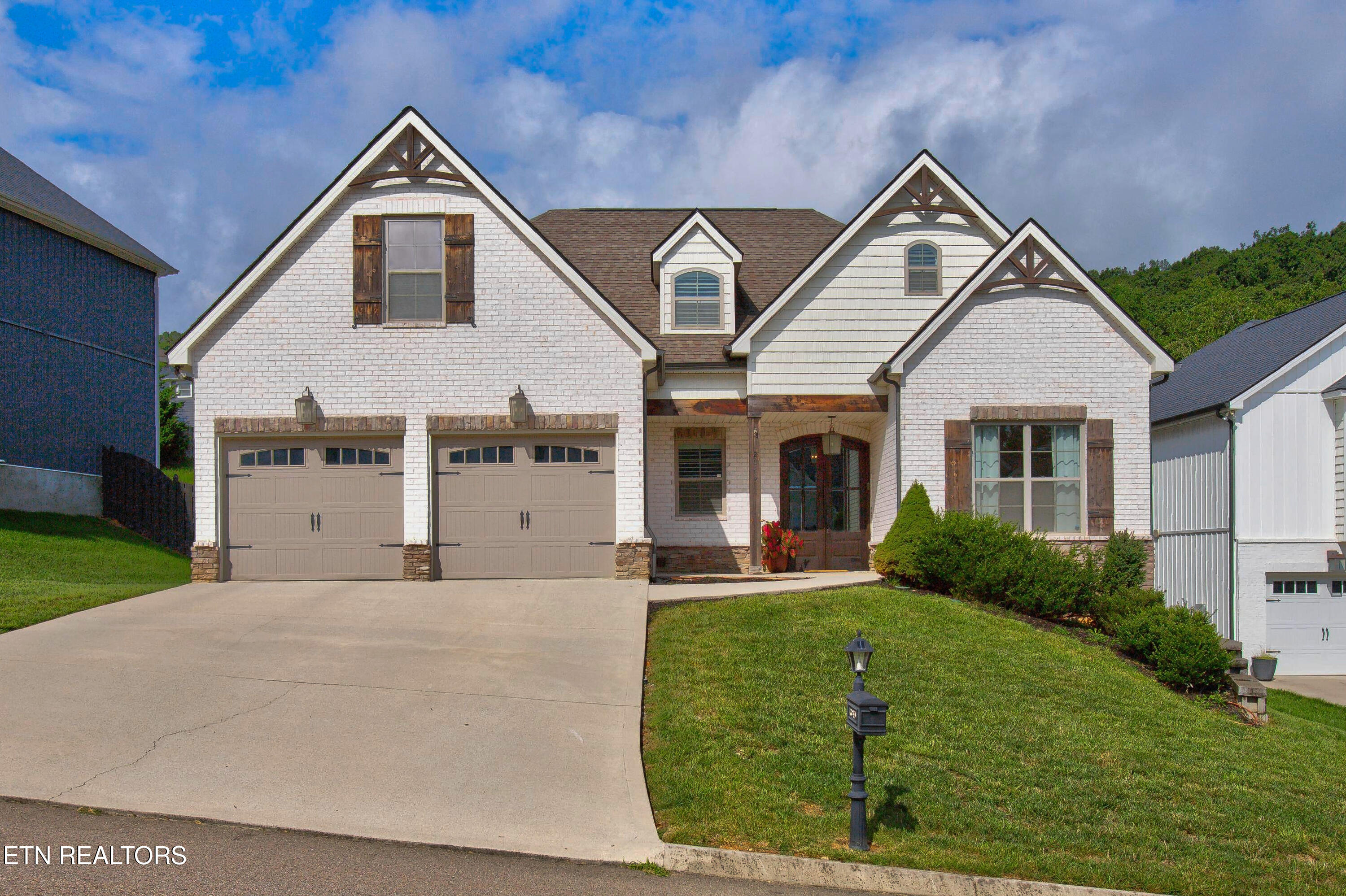 2043 Highlands Ridge Lane Knoxville TN 37932