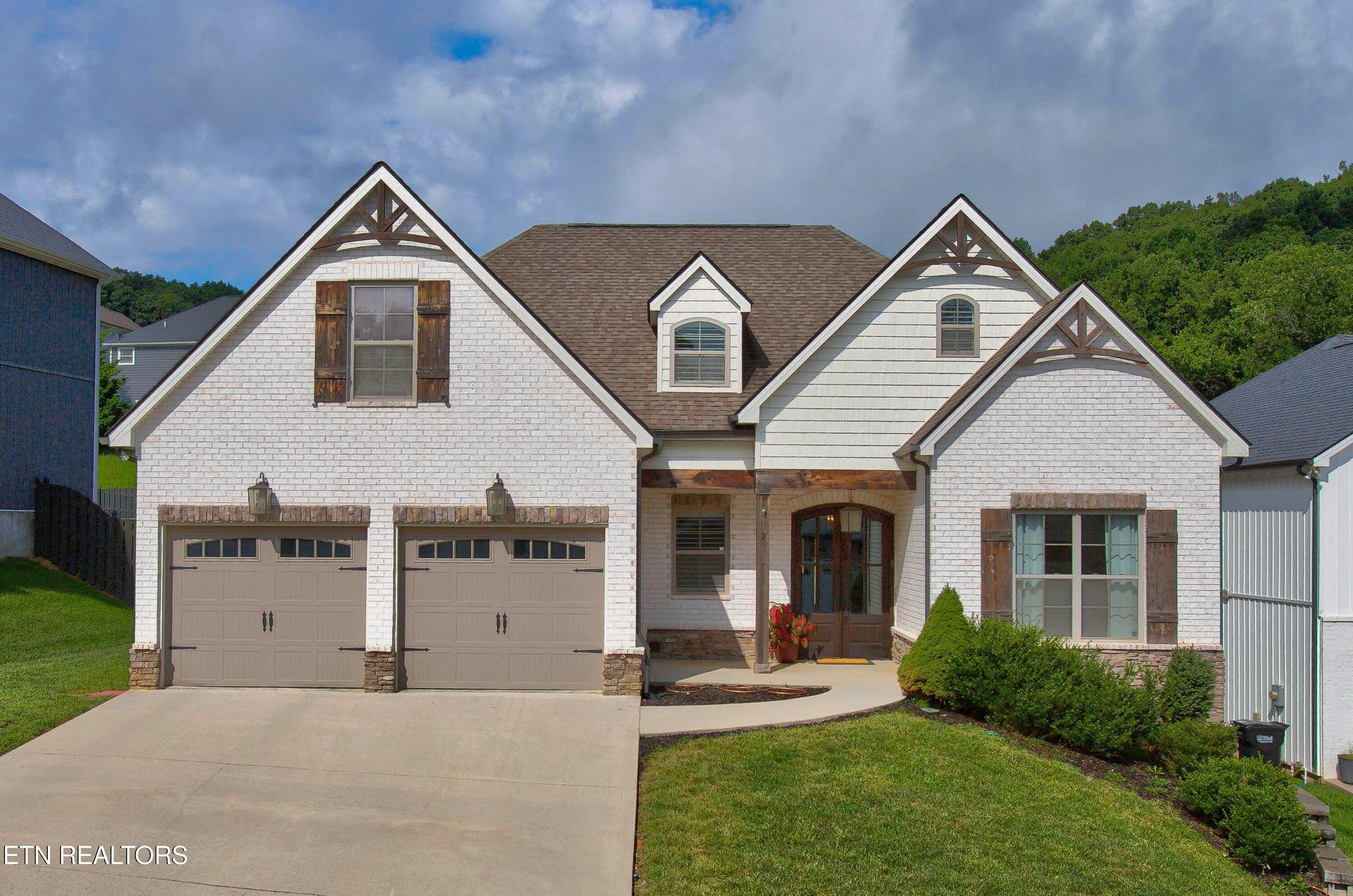 2043 Highlands Ridge Lane Knoxville TN 37932