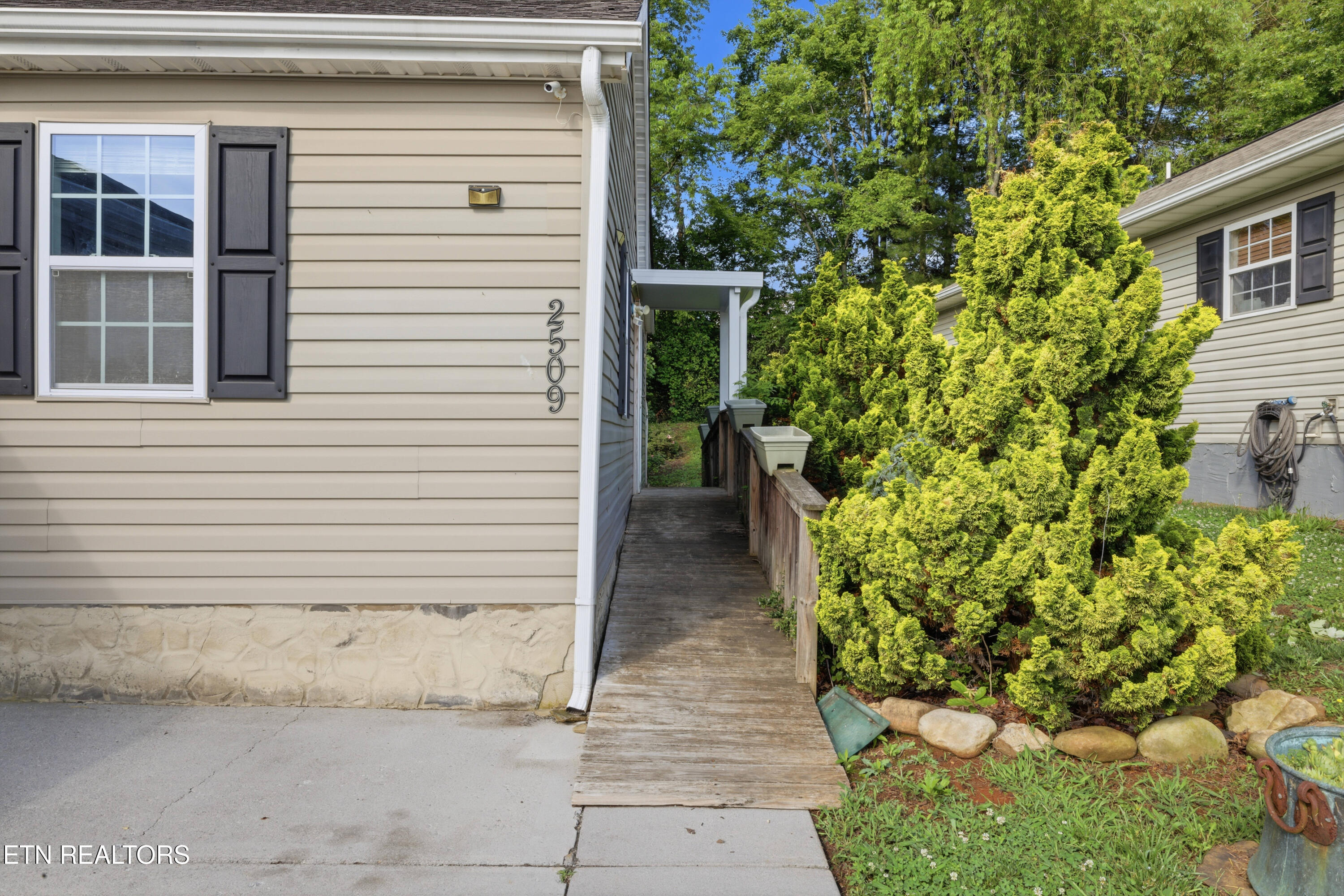 2509 Bay Meadows Way Sevierville TN 37876