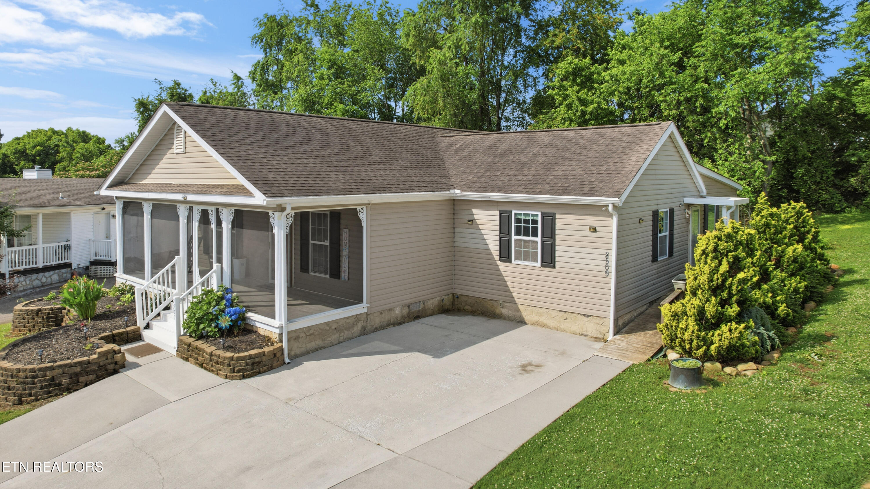 2509 Bay Meadows Way Sevierville TN 37876