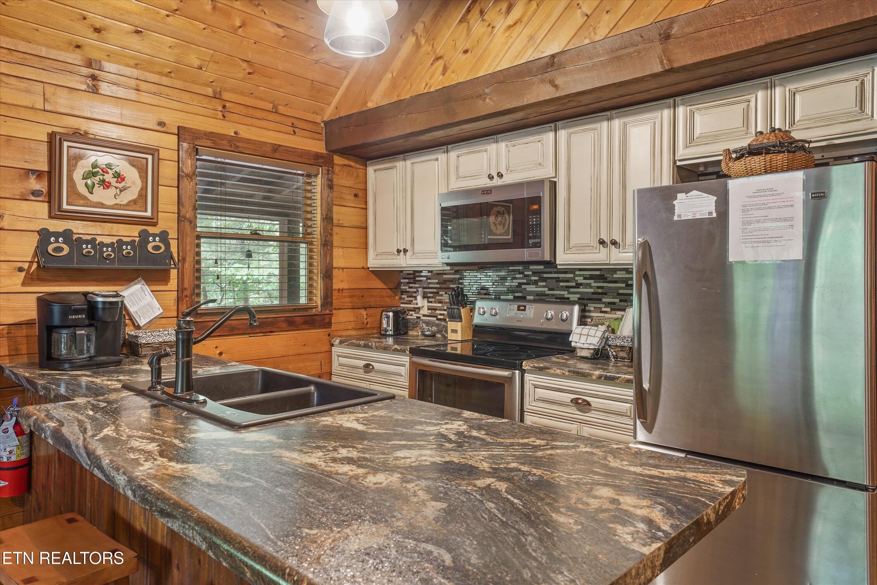 2308 Hidden Mountain Road Sevierville TN 37876